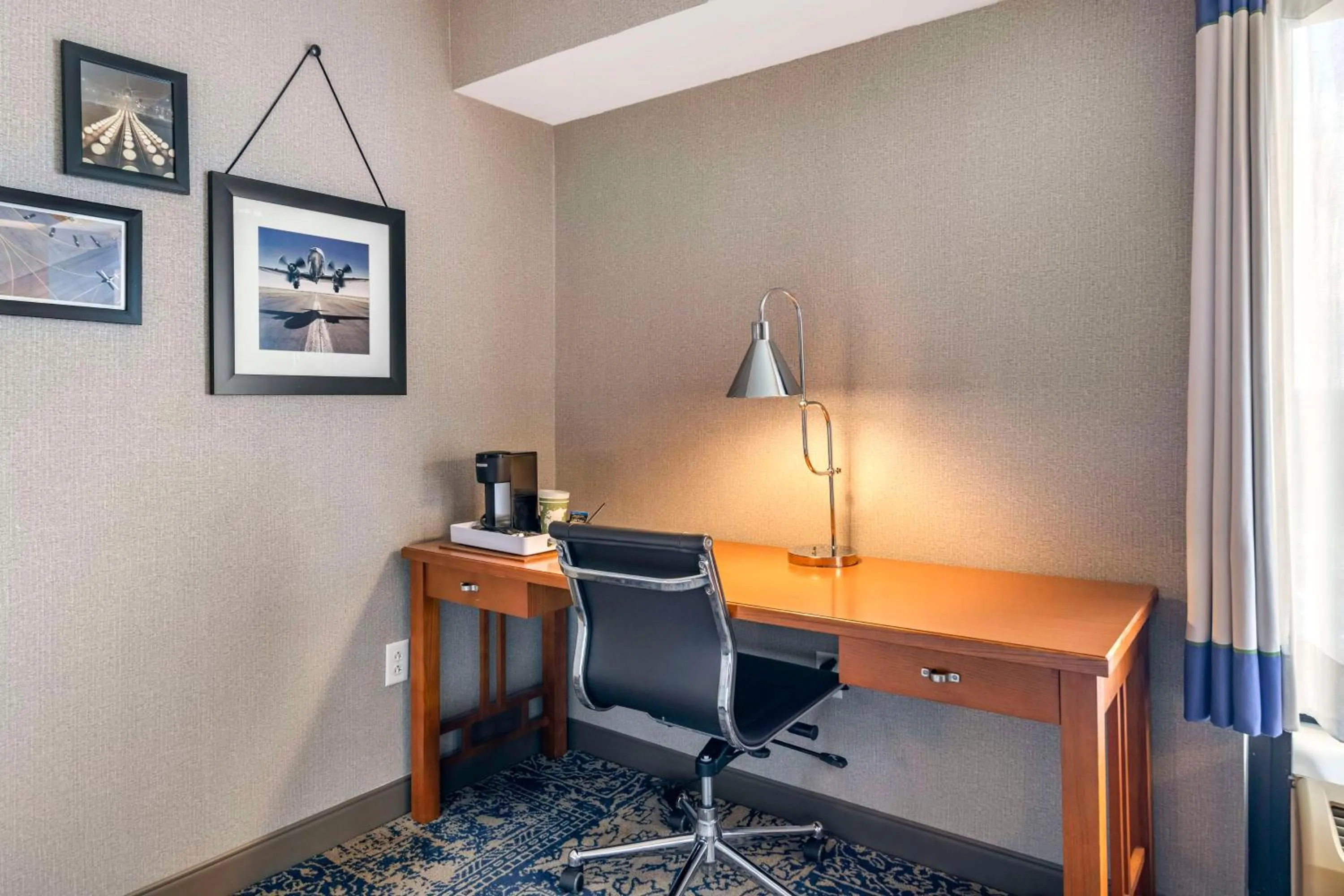 Seating area in Bangor Aviator Hotel BW Premier Collection