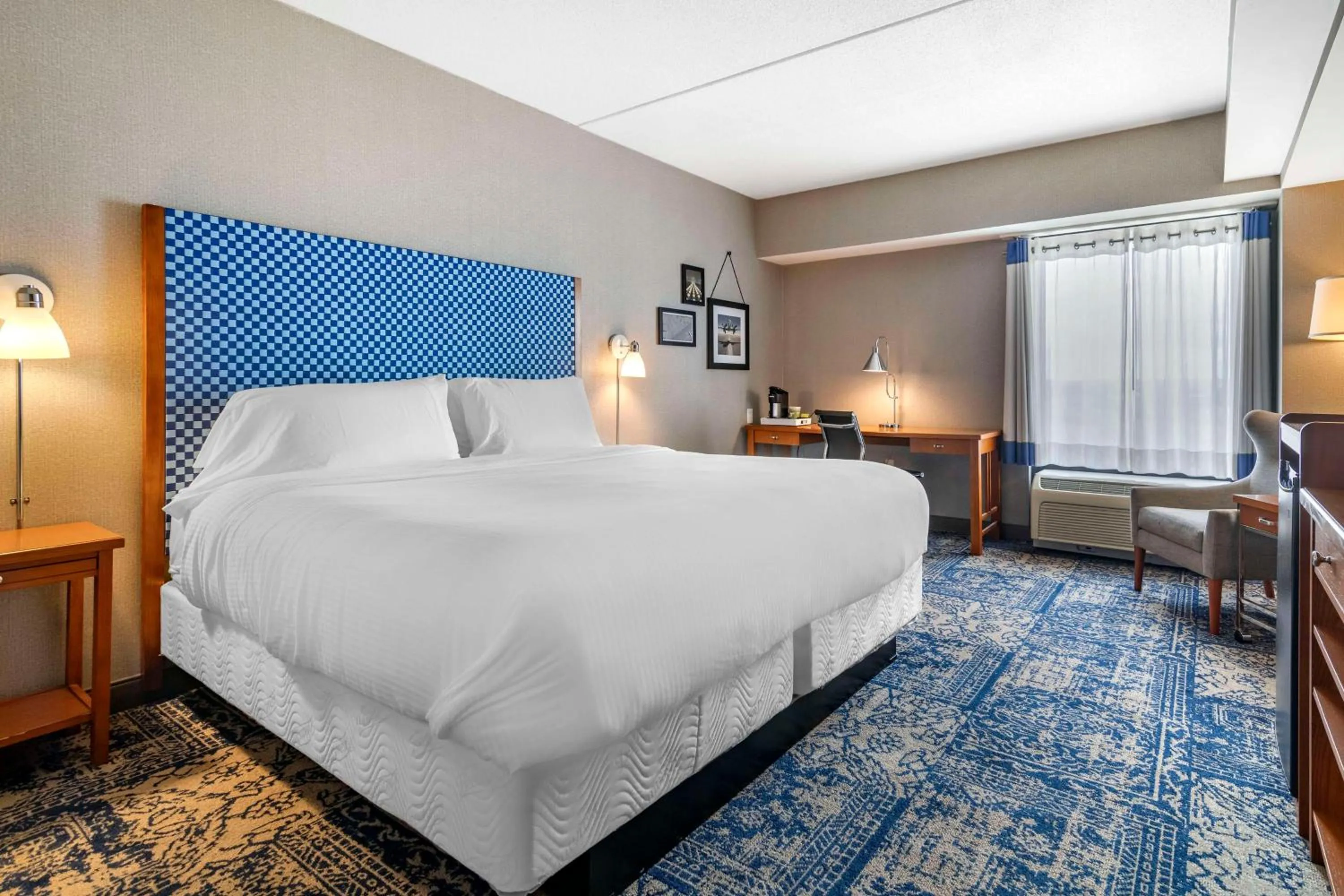 Bed in Bangor Aviator Hotel BW Premier Collection