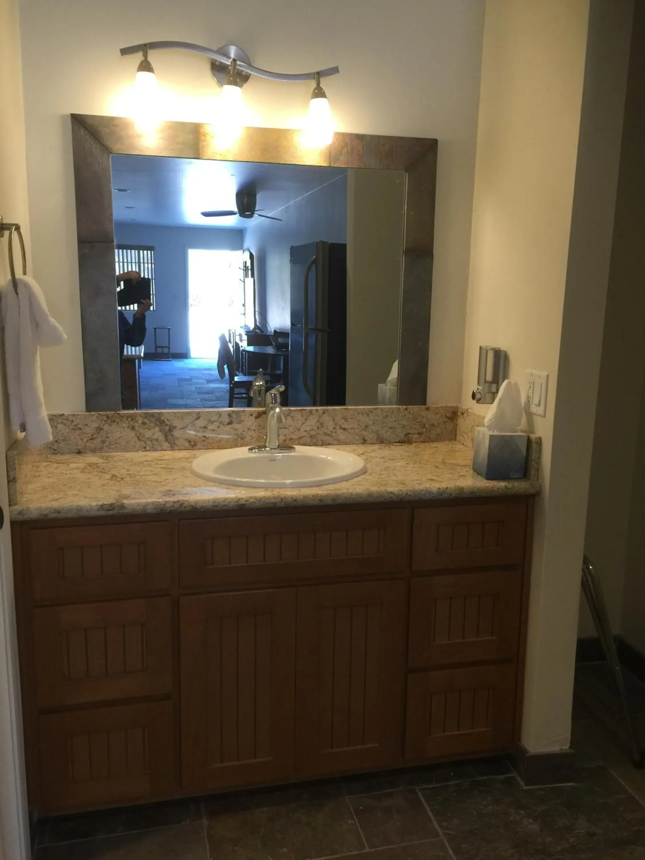 Deluxe Queen Suite in Harbour Inn Deluxe Queen Suite in Harbour Inn