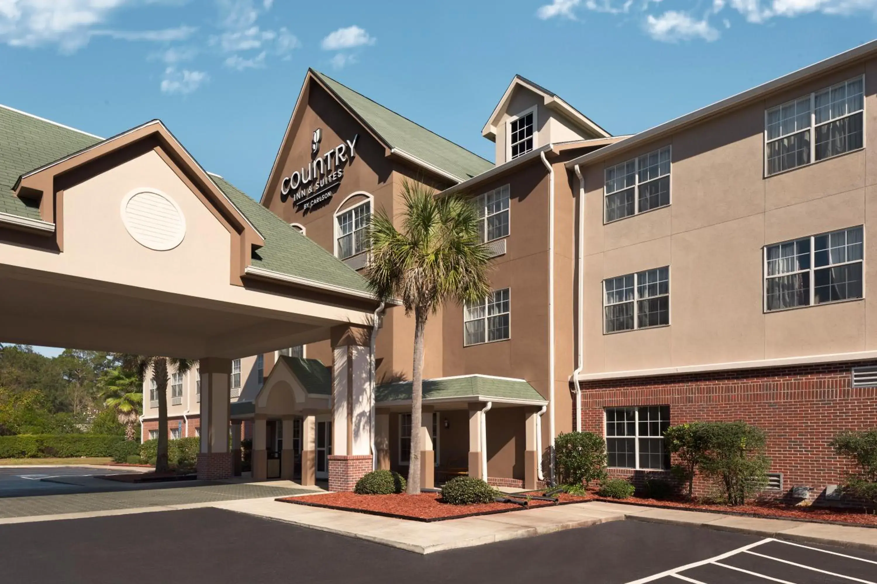 Property building in Country Inn & Suites by Radisson, Brunswick I-95, GA Property building in Country Inn & Suites by Radisson, Brunswick I-95, GA