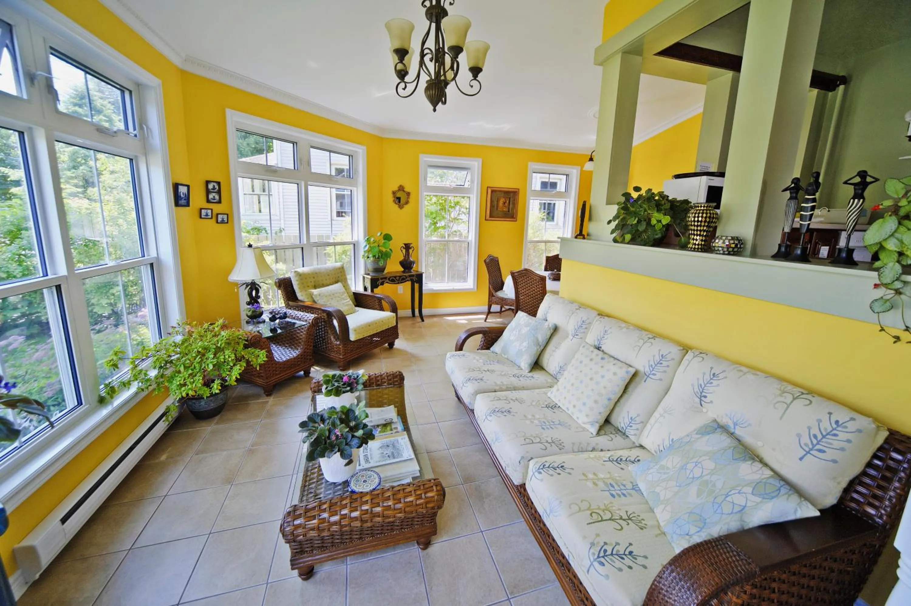 Communal lounge/ TV room in The Harbour House