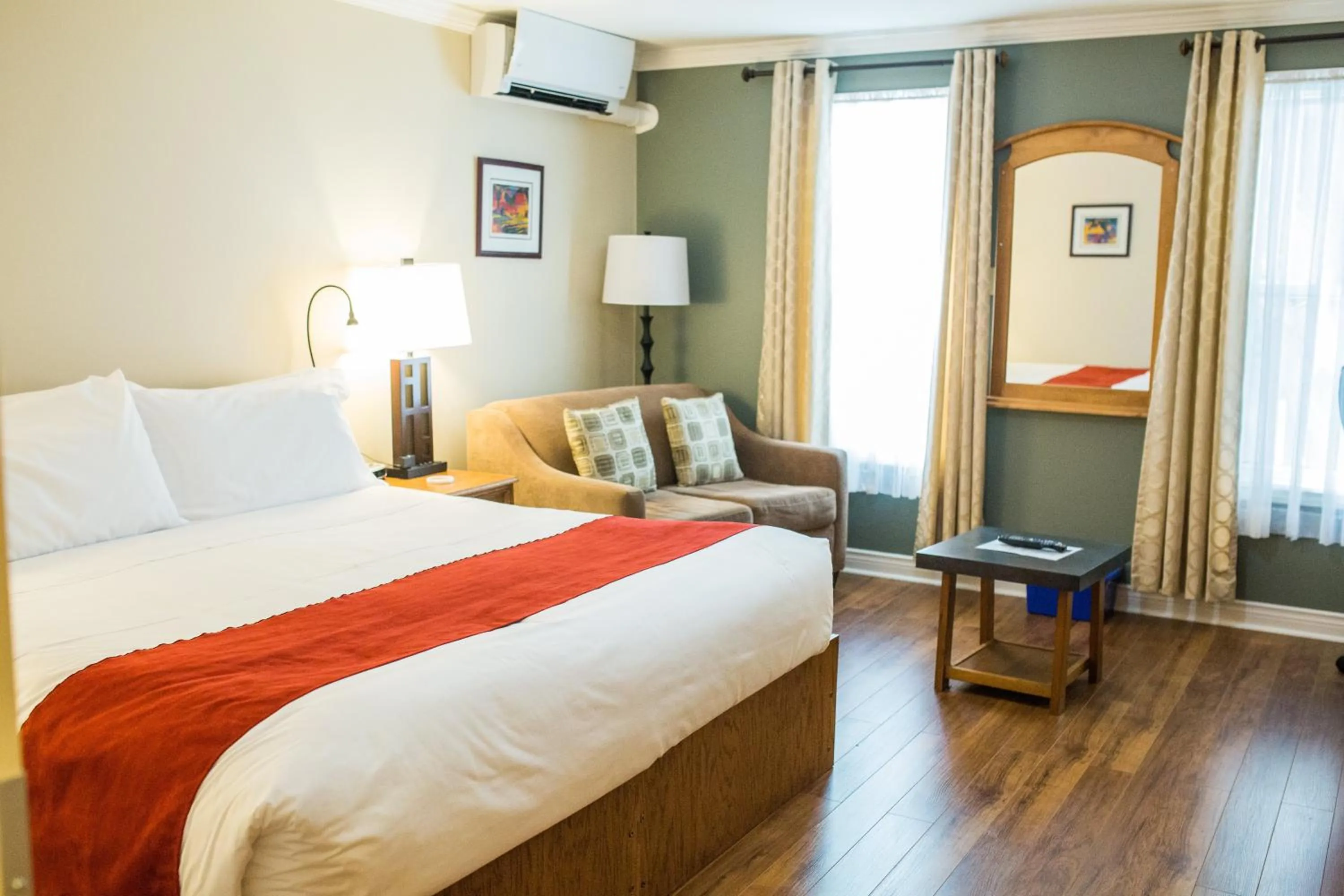 Bed in The Harbour House