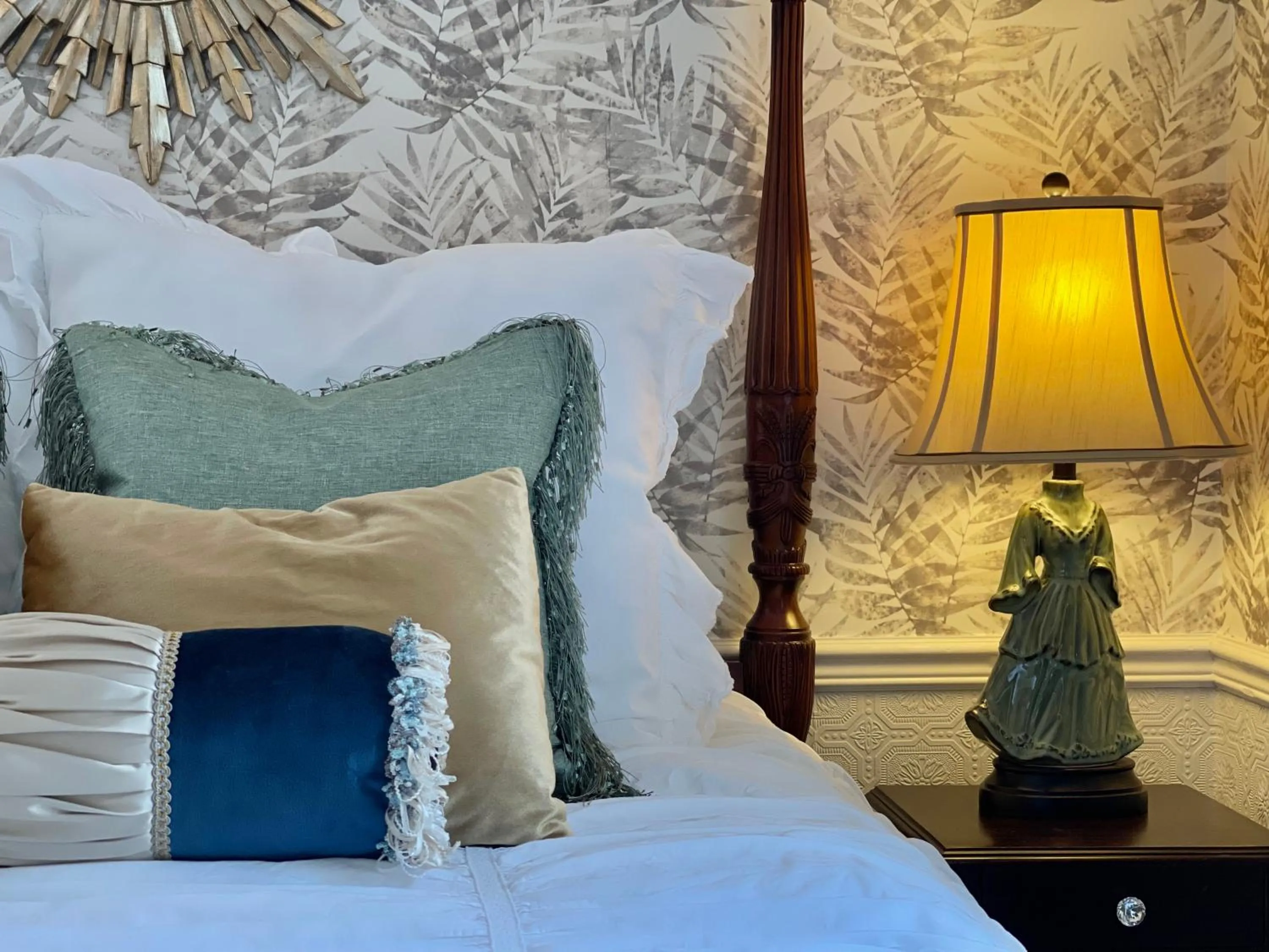 Bed in Charlotte's Rose Inn