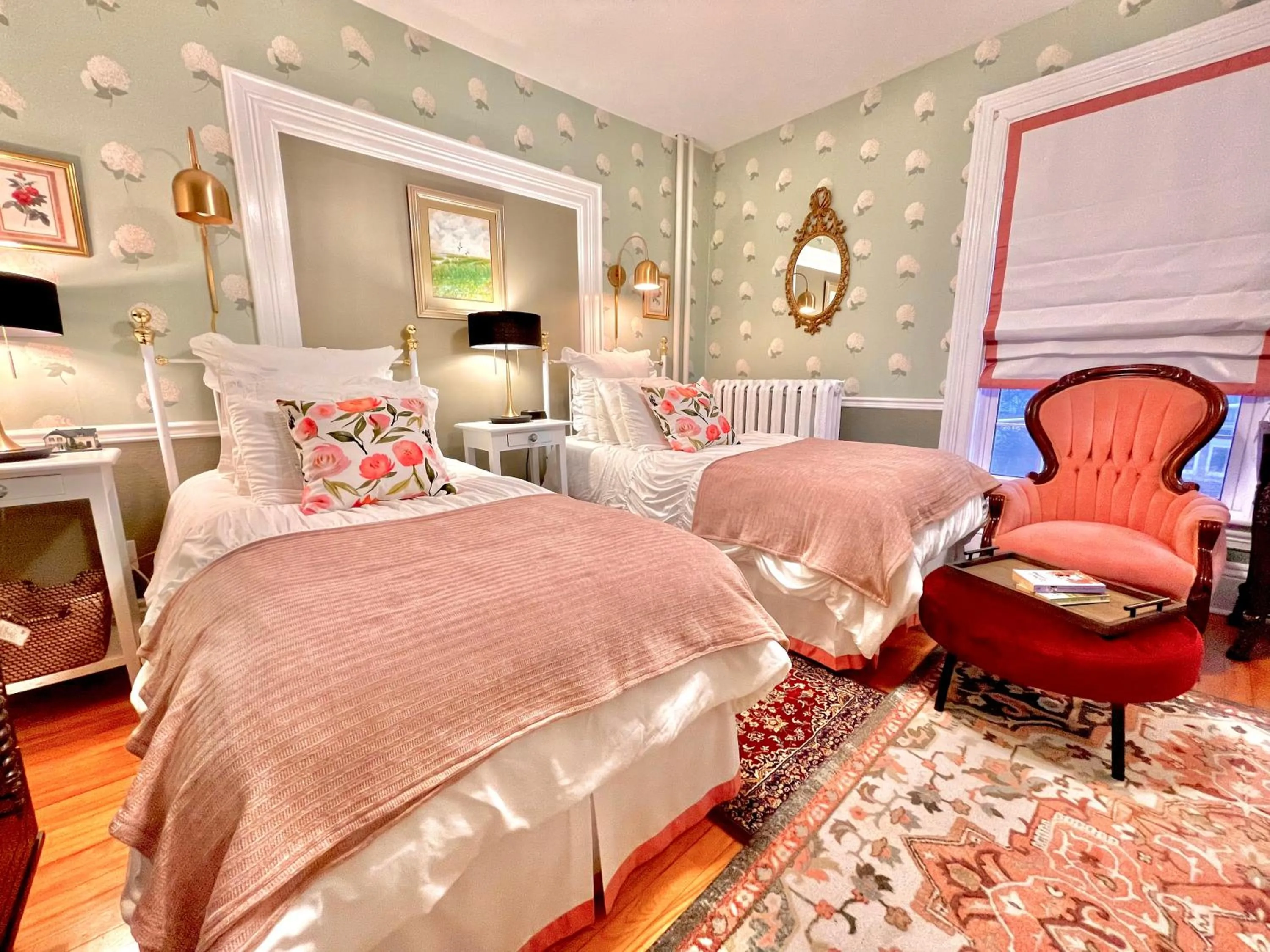 Bed in Charlotte's Rose Inn