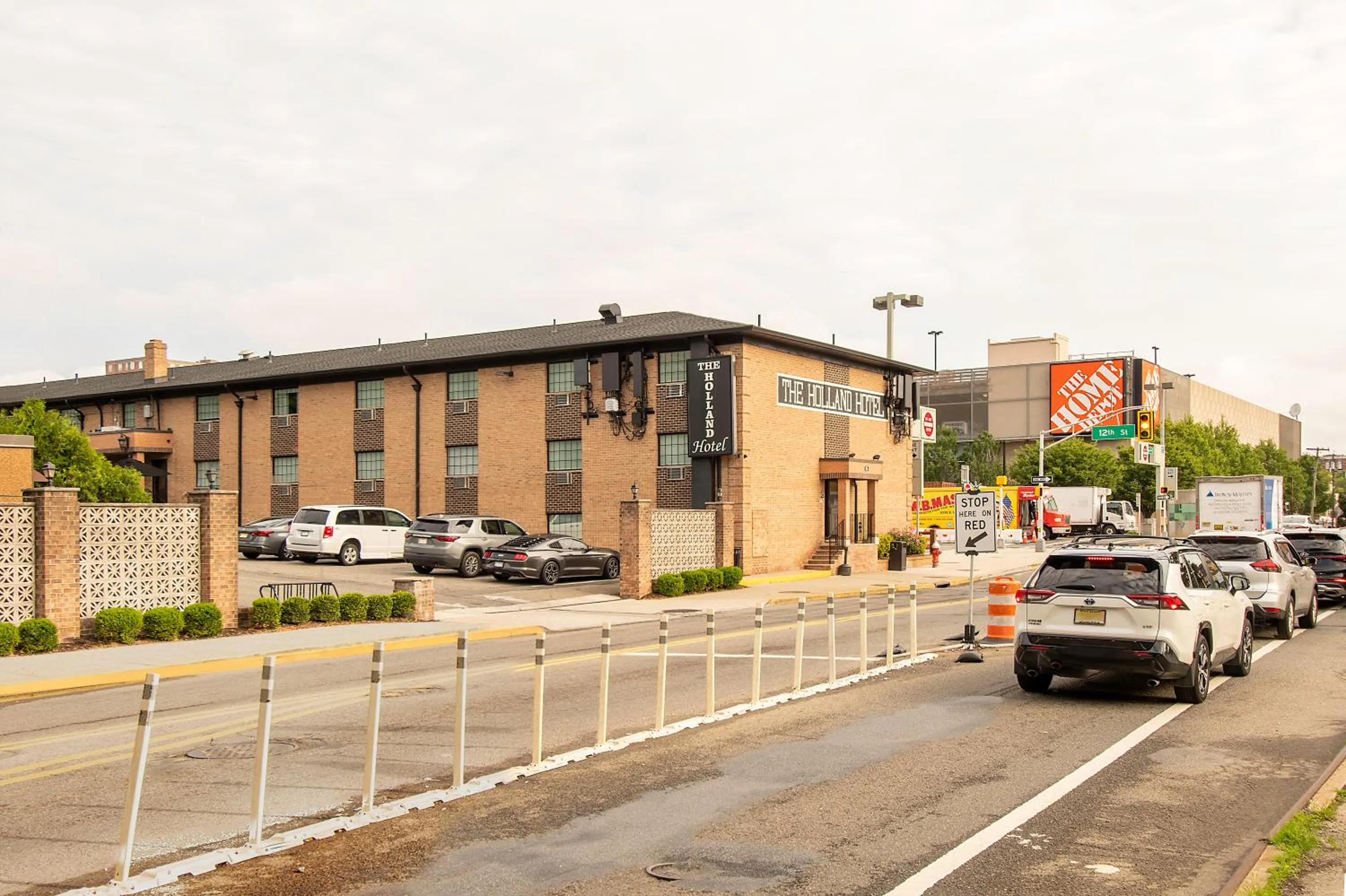 Property building in Holland Hotel Free Parking Jersey City