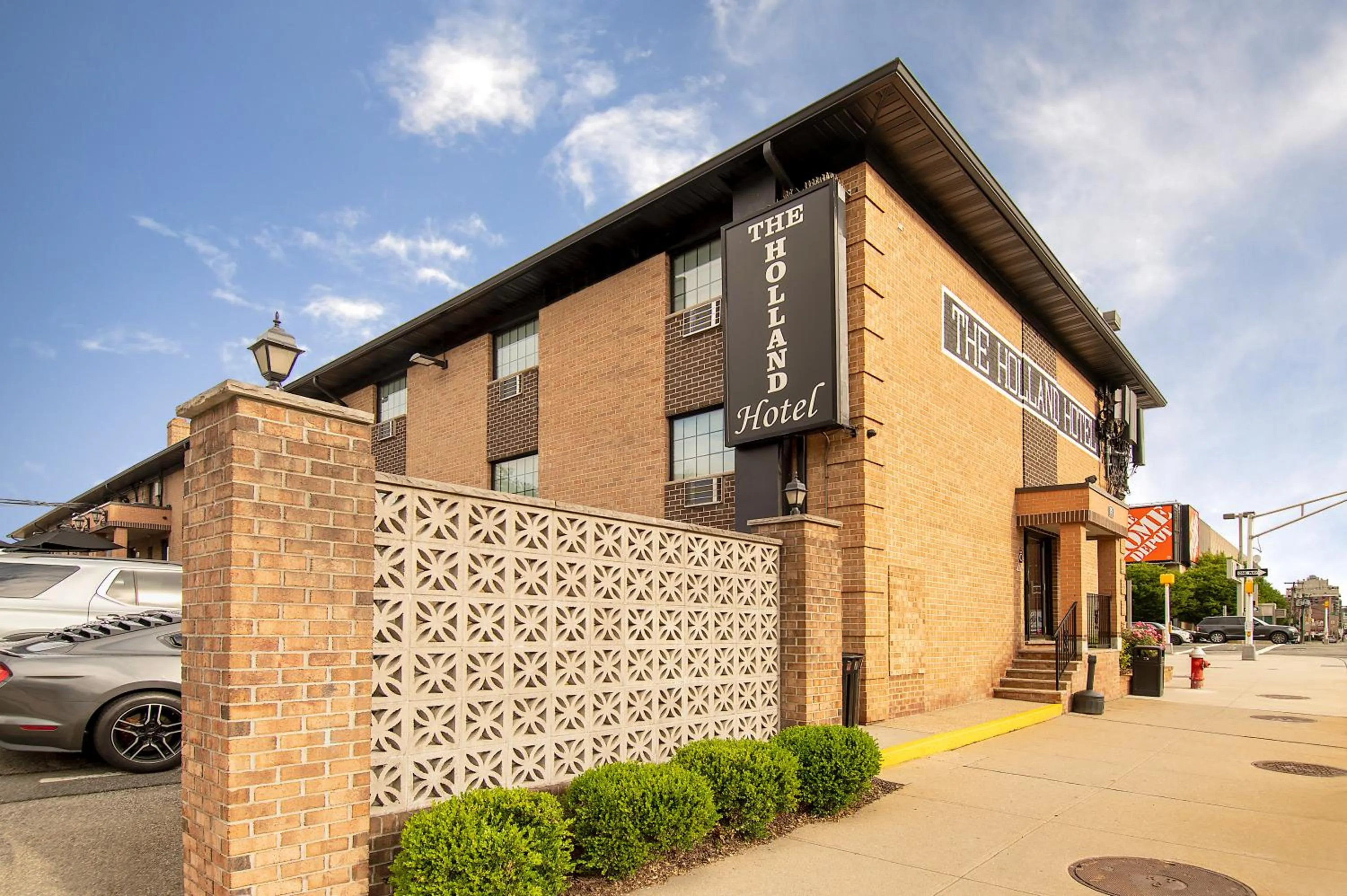 Property building in Holland Hotel Free Parking Jersey City