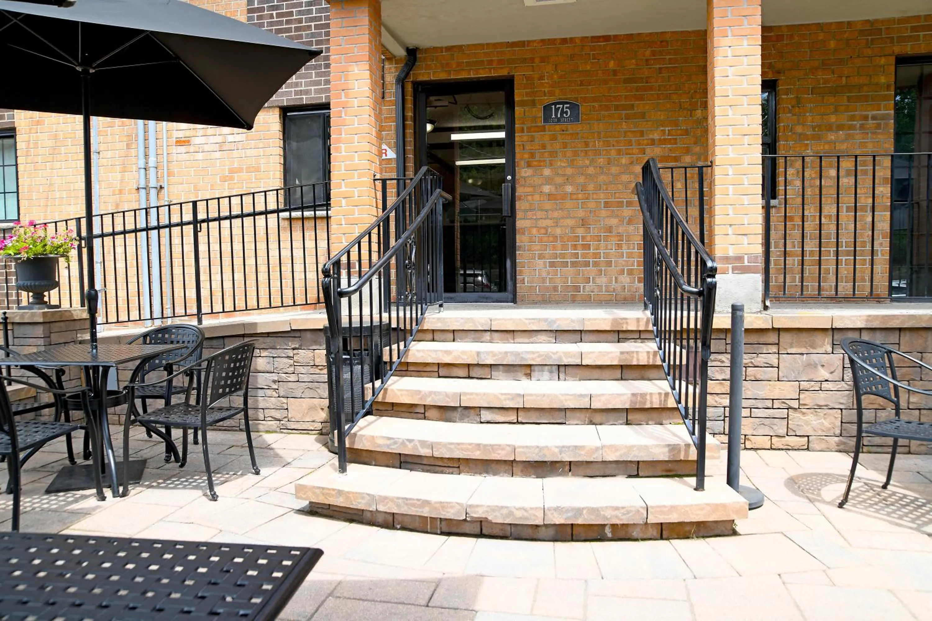 Facade/entrance in Holland Hotel Free Parking Jersey City