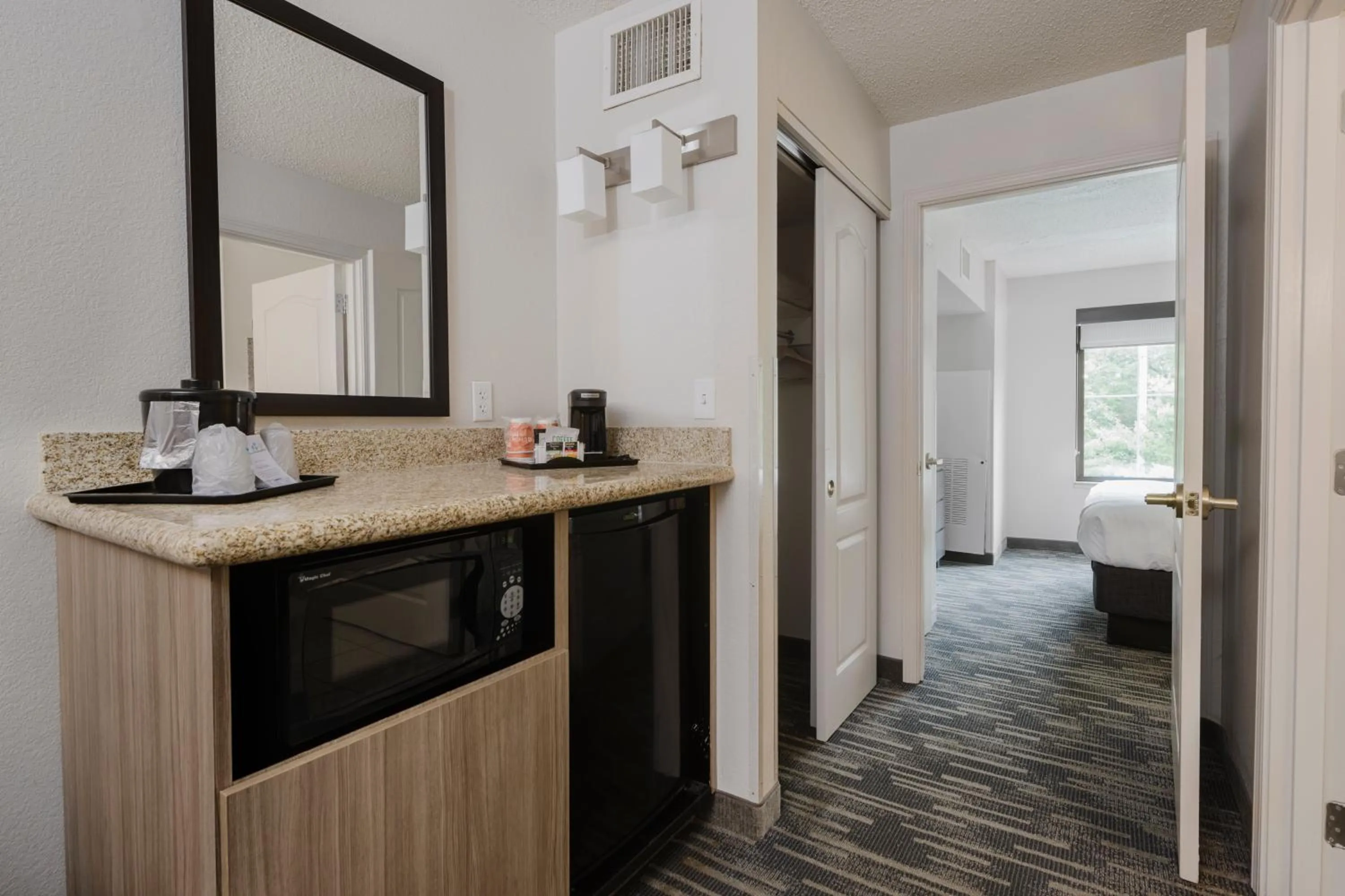 Coffee/tea facilities in Country Inn & Suites by Radisson, Queensbury - Lake George , NY