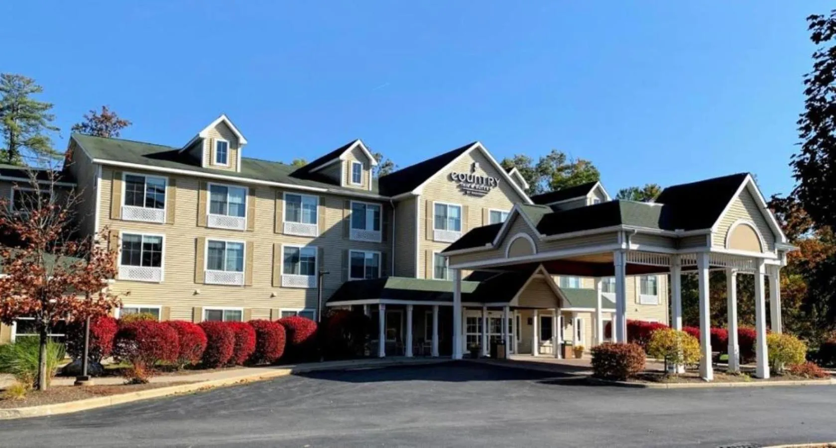 Property building in Country Inn & Suites by Radisson, Queensbury - Lake George , NY