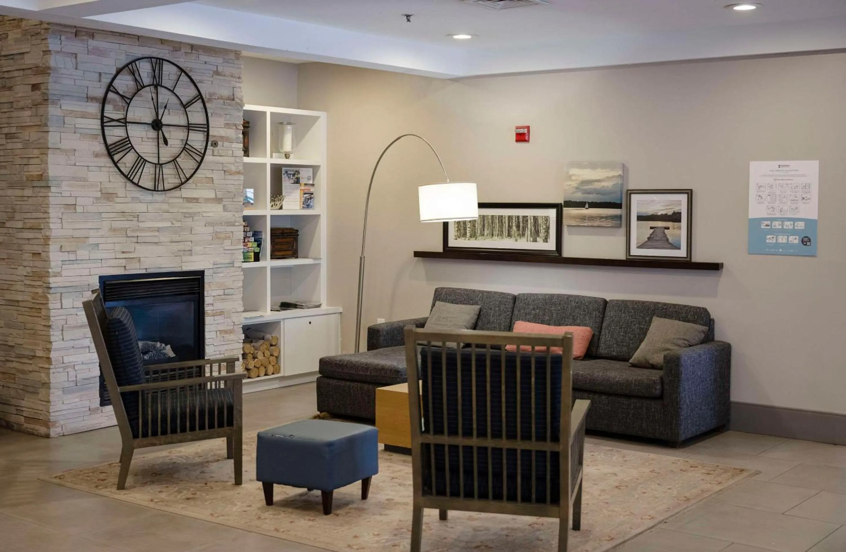 Lobby or reception in Country Inn & Suites by Radisson, Queensbury - Lake George , NY