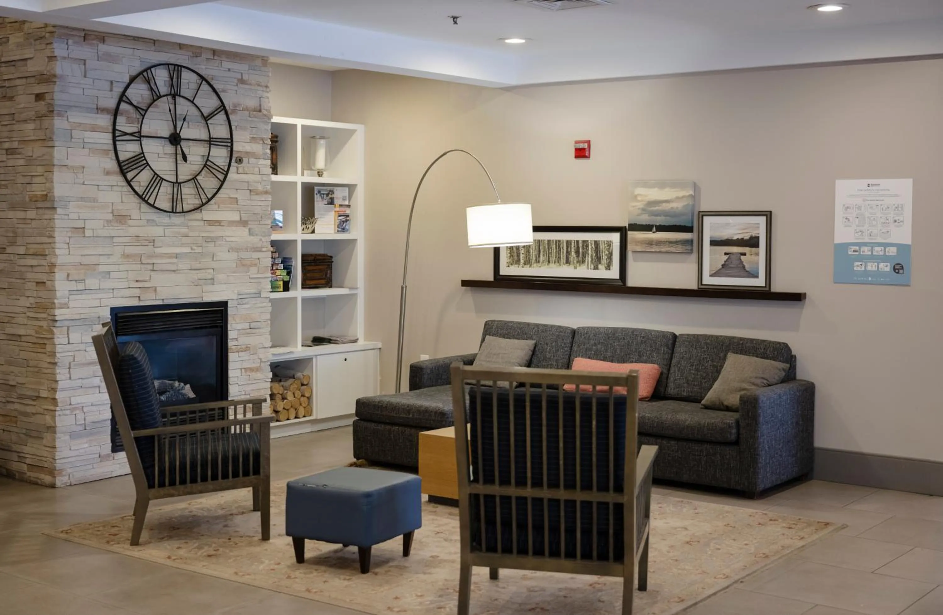 Lobby or reception in Country Inn & Suites by Radisson, Queensbury - Lake George , NY