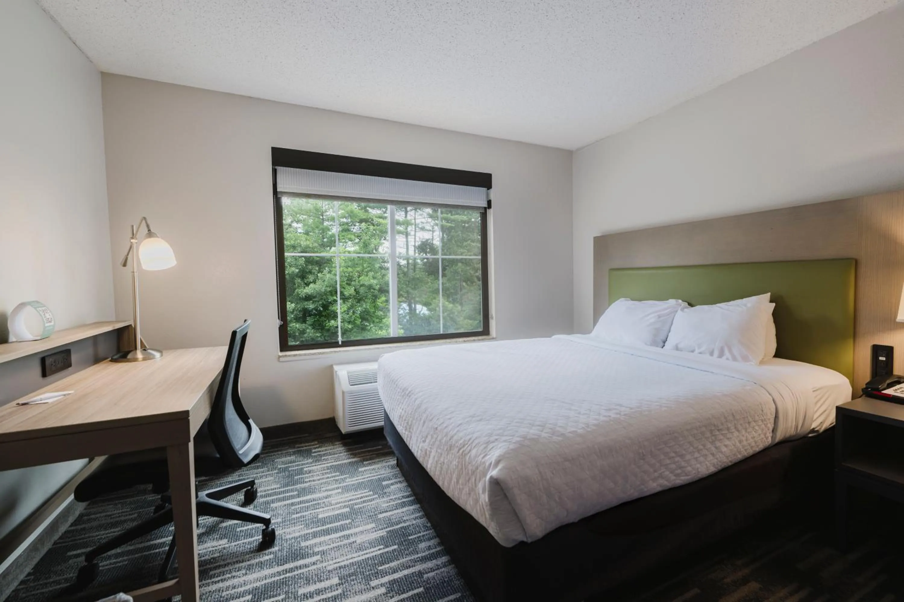 Bed in Country Inn & Suites by Radisson, Queensbury - Lake George , NY