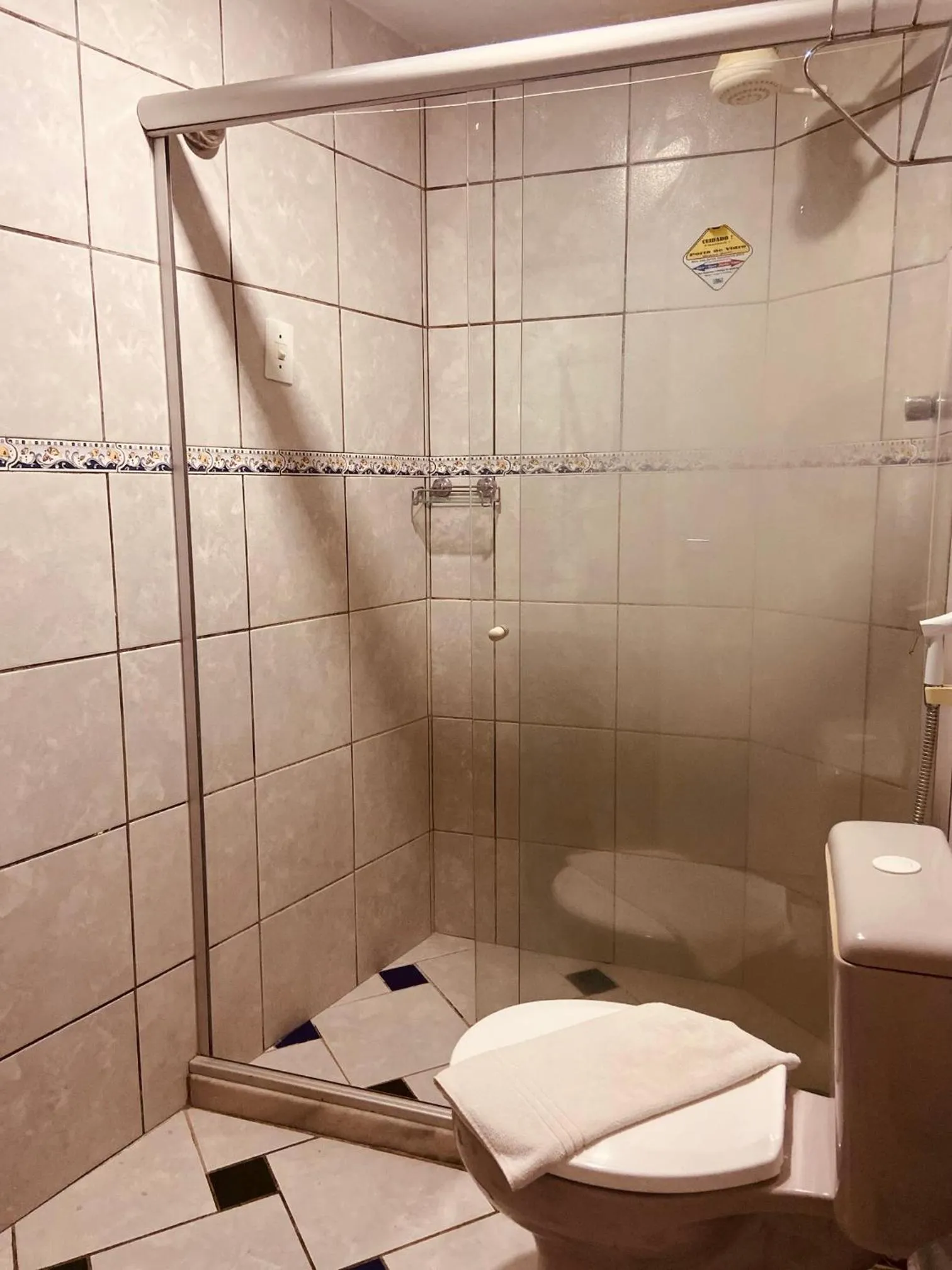 Shower in Hotel Enseada dos Corais