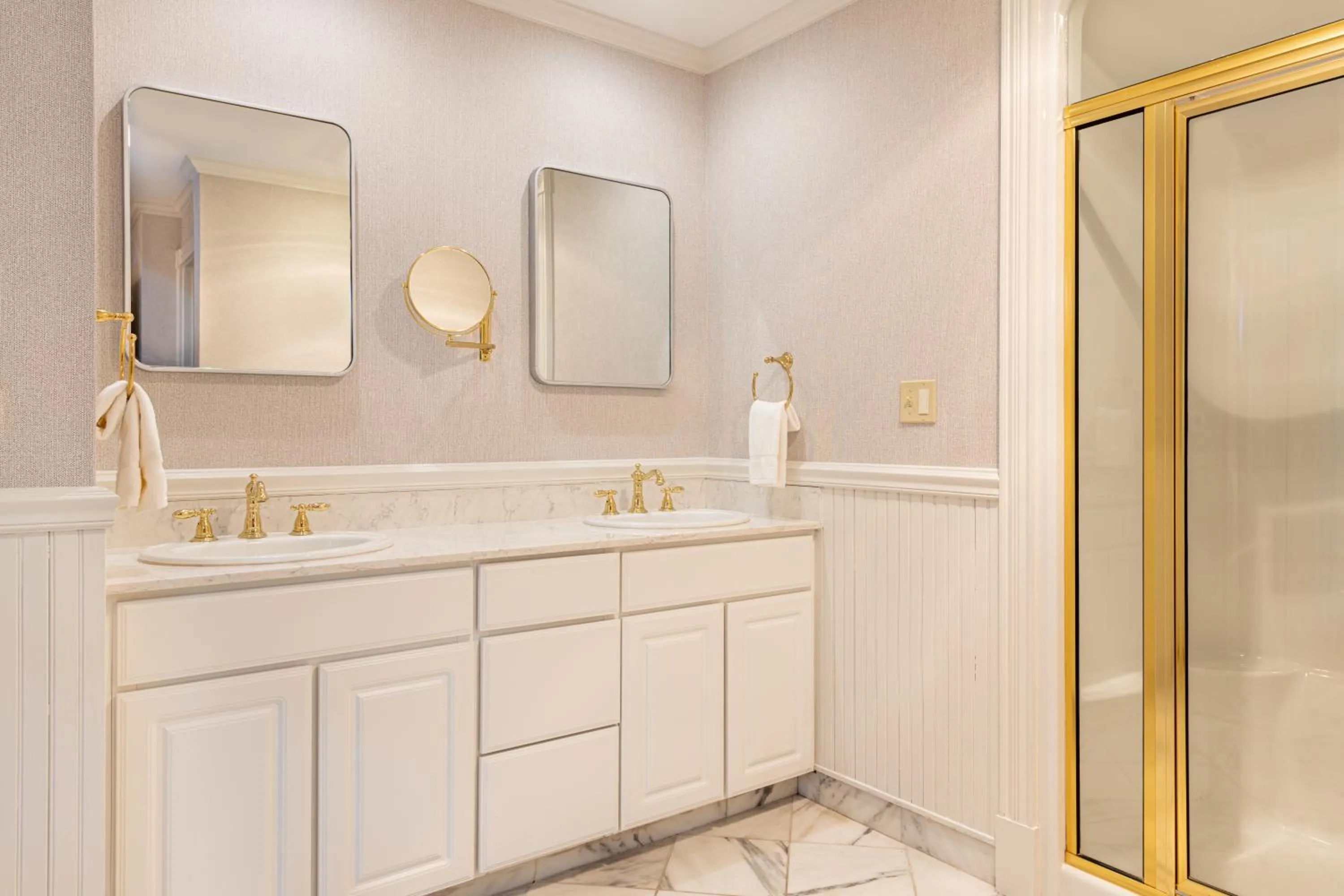 Shower in The Wentworth