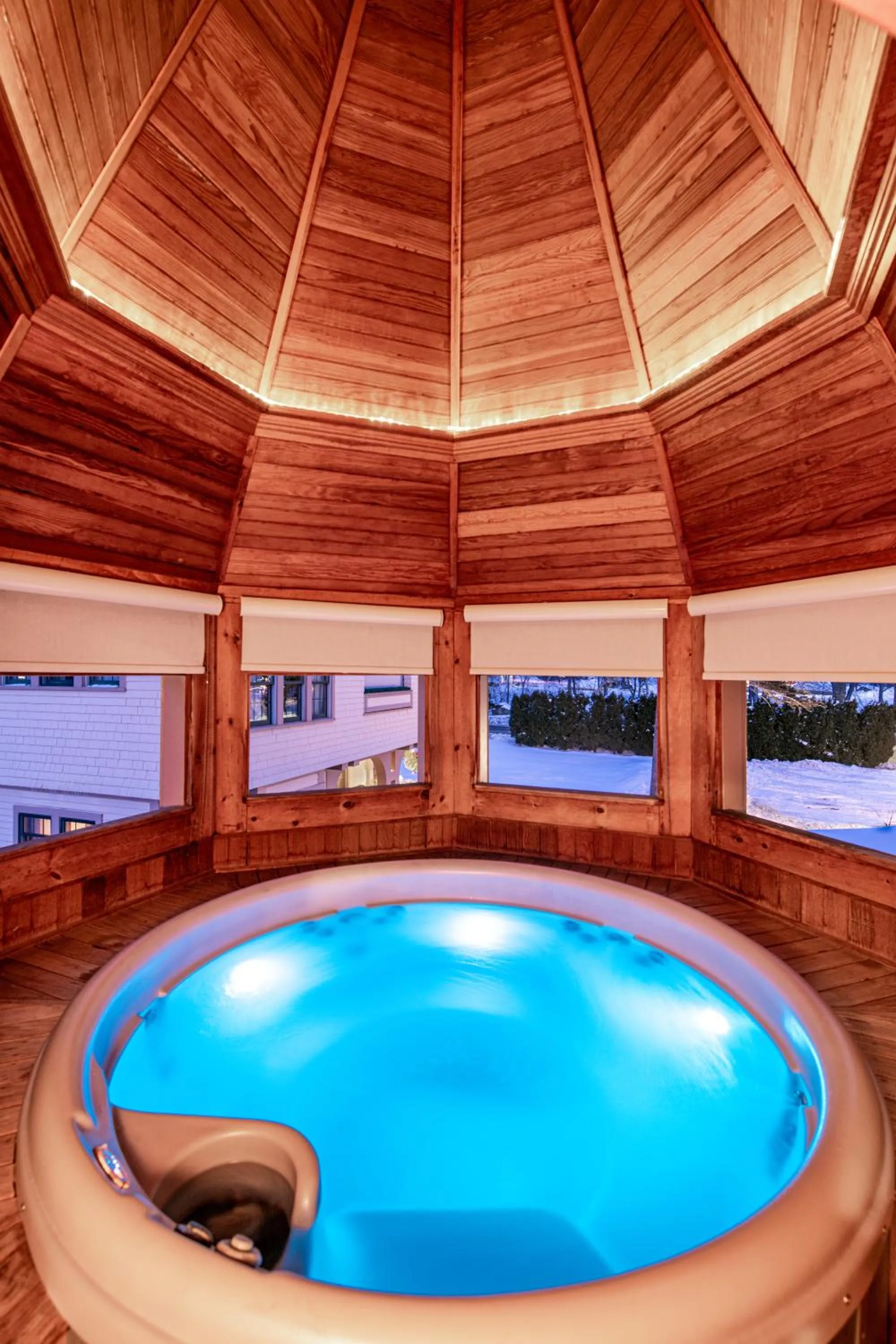 Hot Tub in The Wentworth