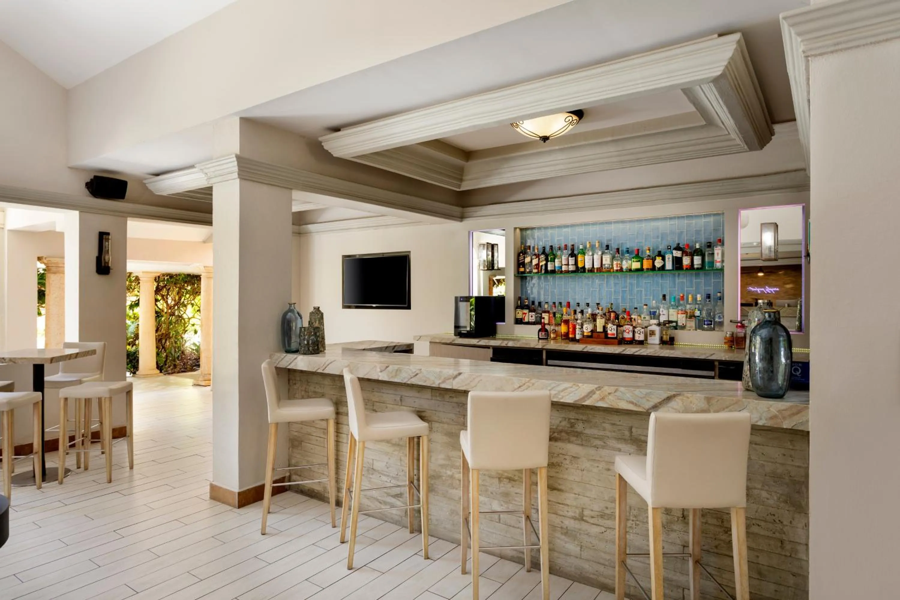 Lounge or bar in Rincon Beach Resort