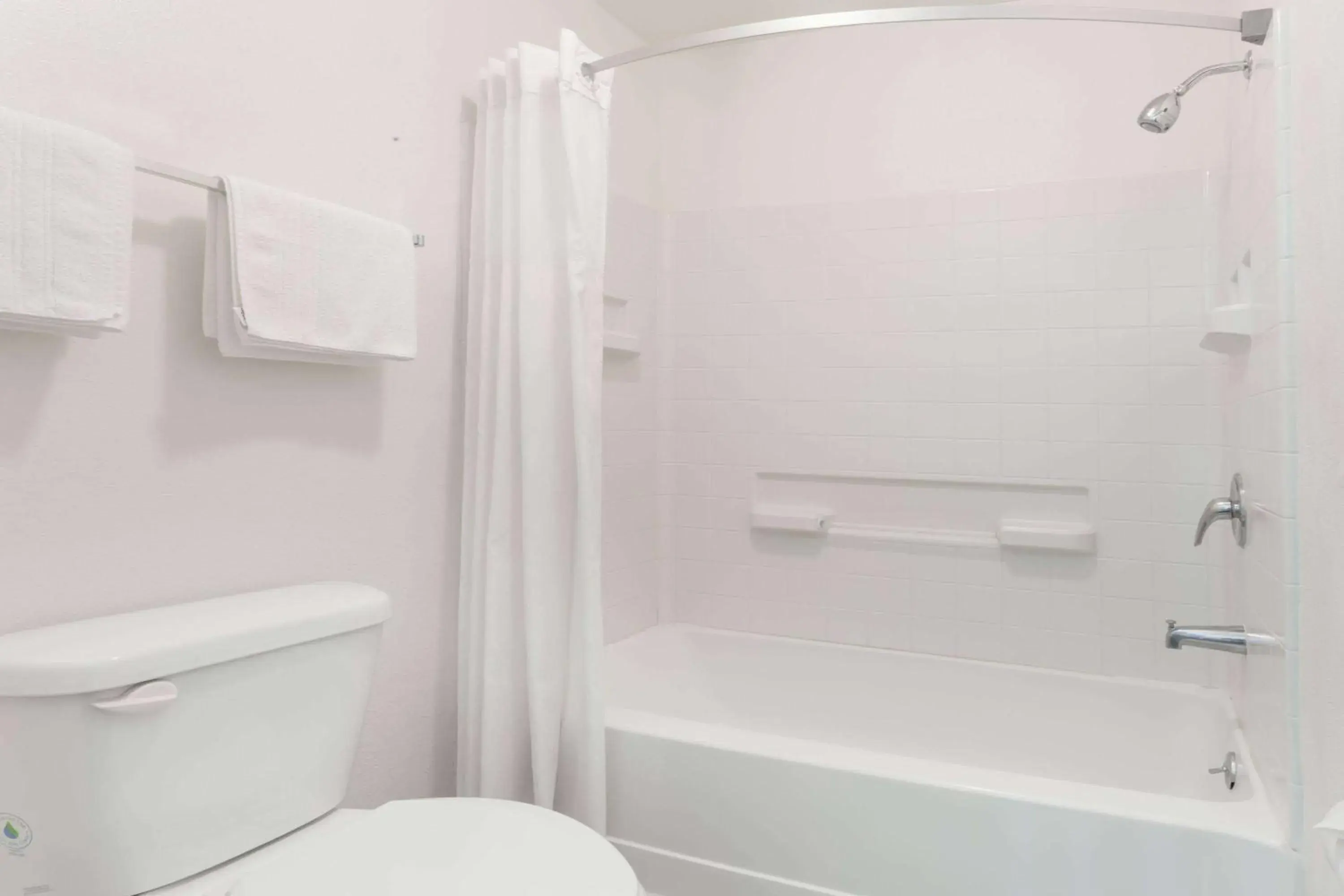 Photo of the whole room in Days Inn by Wyndham Westley Photo of the whole room in Days Inn by Wyndham Westley