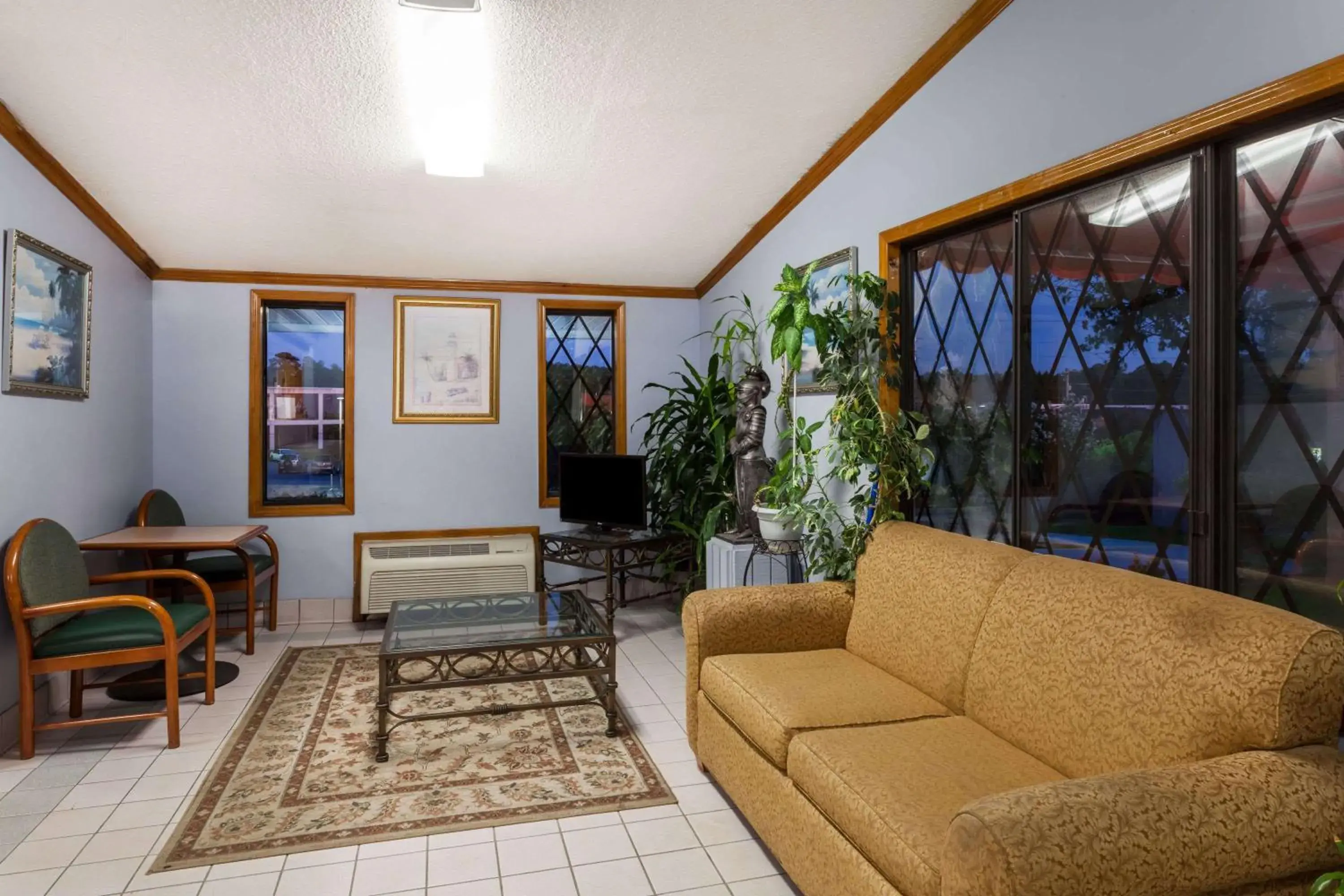 Property building in Knights Inn - Columbia Property building in Knights Inn - Columbia