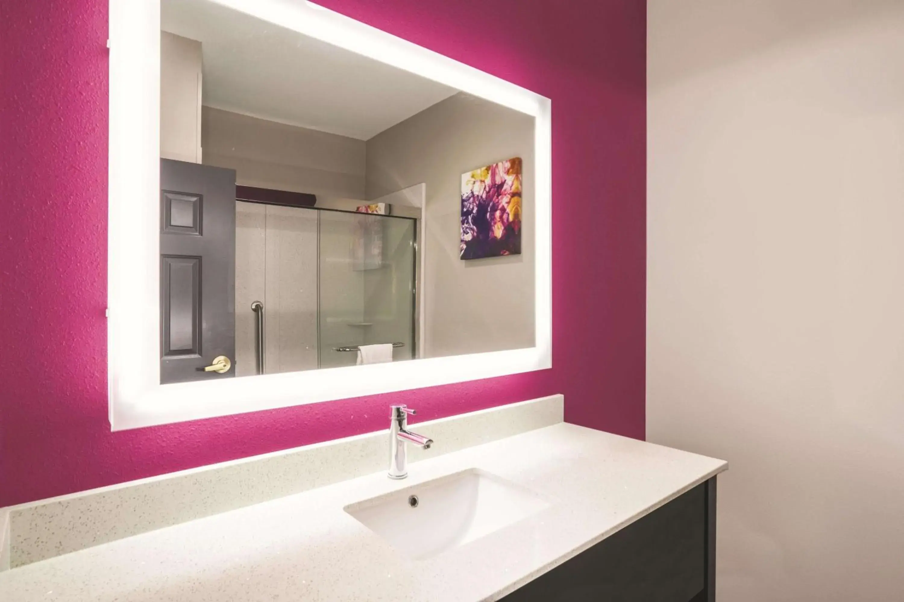 Deluxe King Room with Sofa Bed in La Quinta by Wyndham Chattanooga North - Hixson Deluxe King Room with Sofa Bed in La Quinta by Wyndham Chattanooga North - Hixson