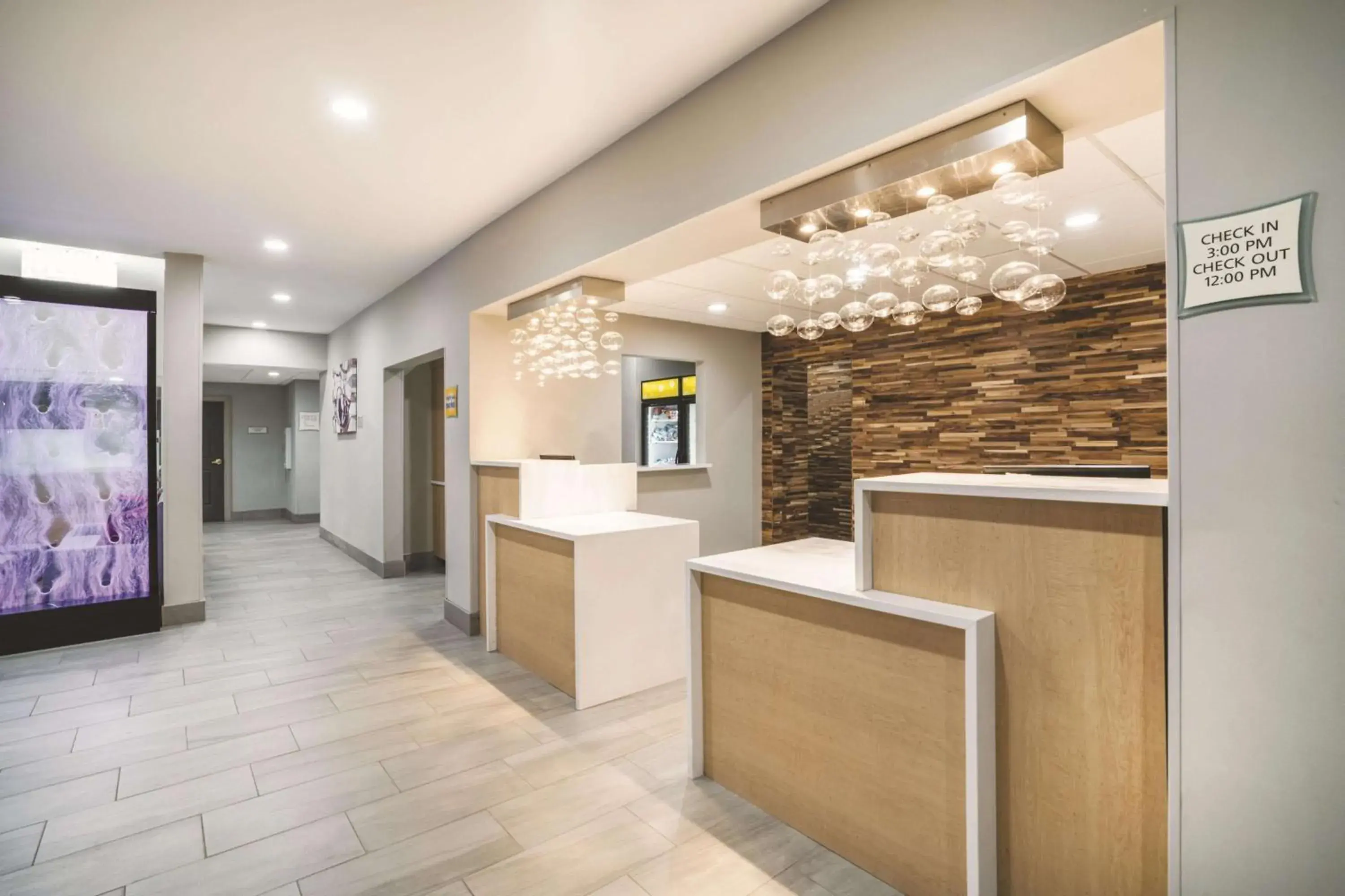 Lobby or reception in La Quinta by Wyndham Chattanooga North - Hixson Lobby or reception in La Quinta by Wyndham Chattanooga North - Hixson