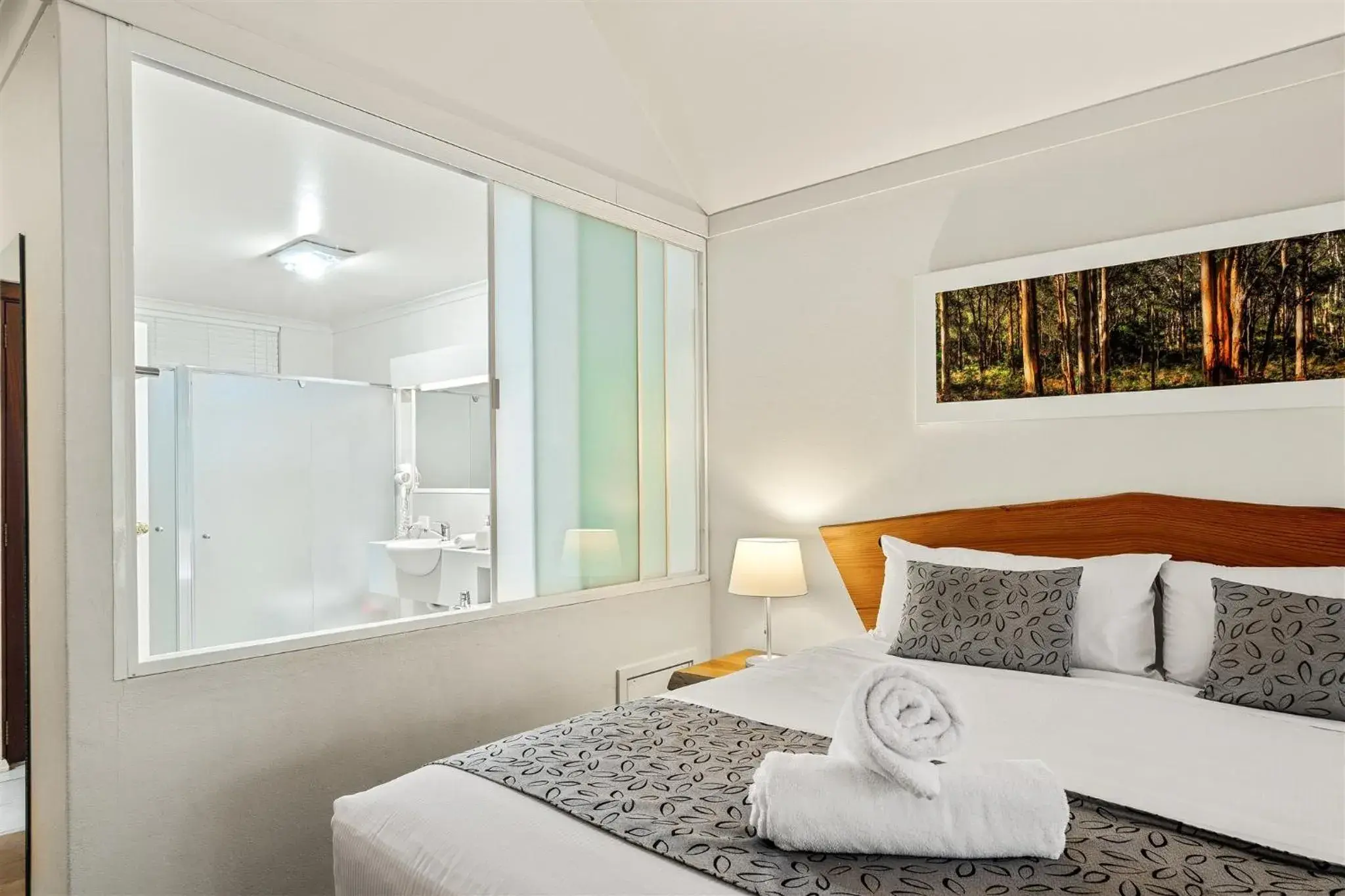 Bed in Heritage Trail Lodge Bed in Heritage Trail Lodge