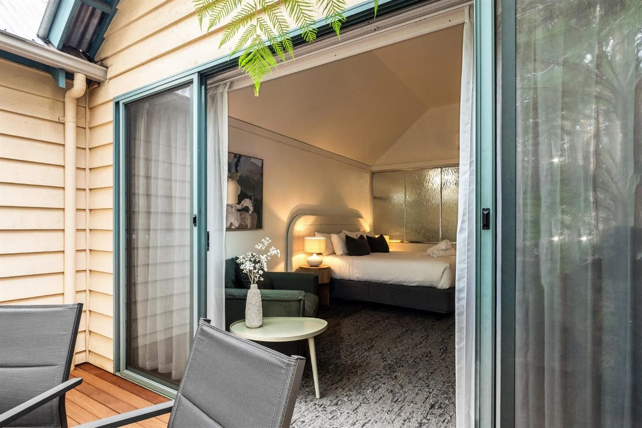 Bed in Heritage Trail Lodge