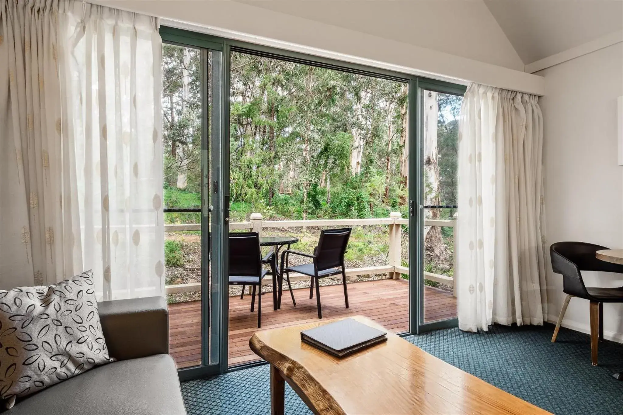 Day in Heritage Trail Lodge Day in Heritage Trail Lodge