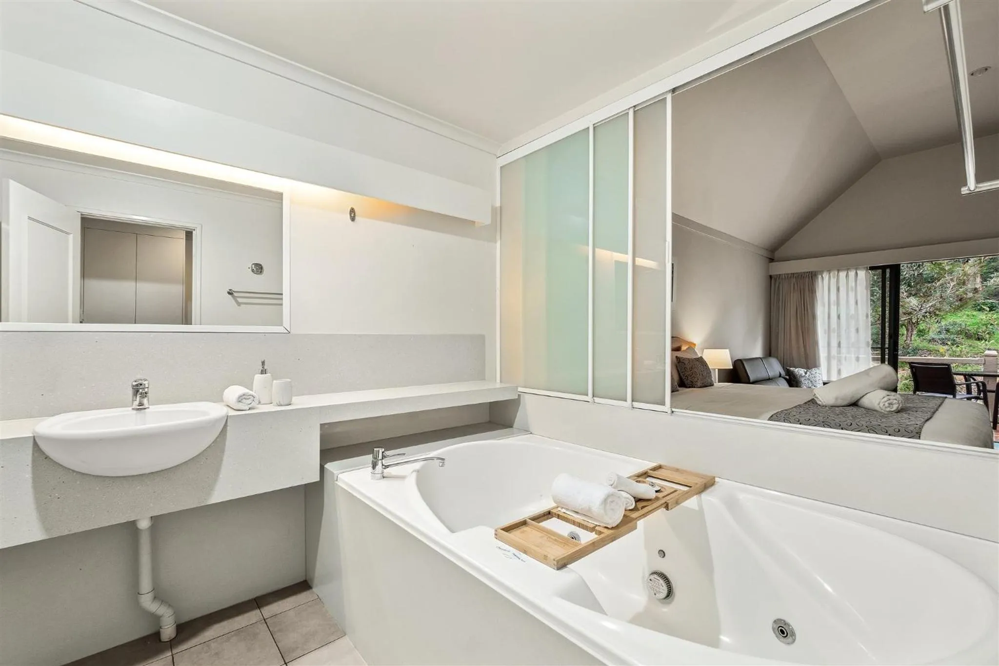 Bathroom in Heritage Trail Lodge