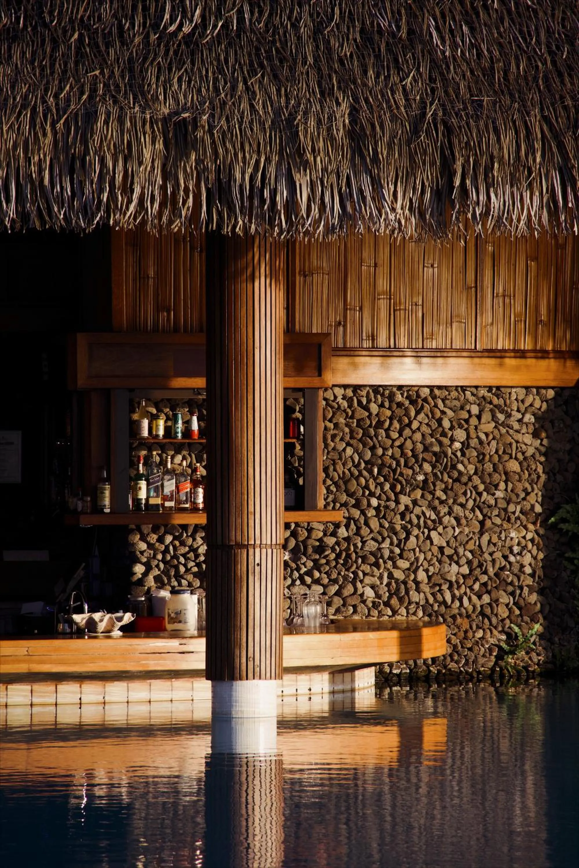 Lounge or bar in InterContinental Tahiti Resort & Spa by IHG