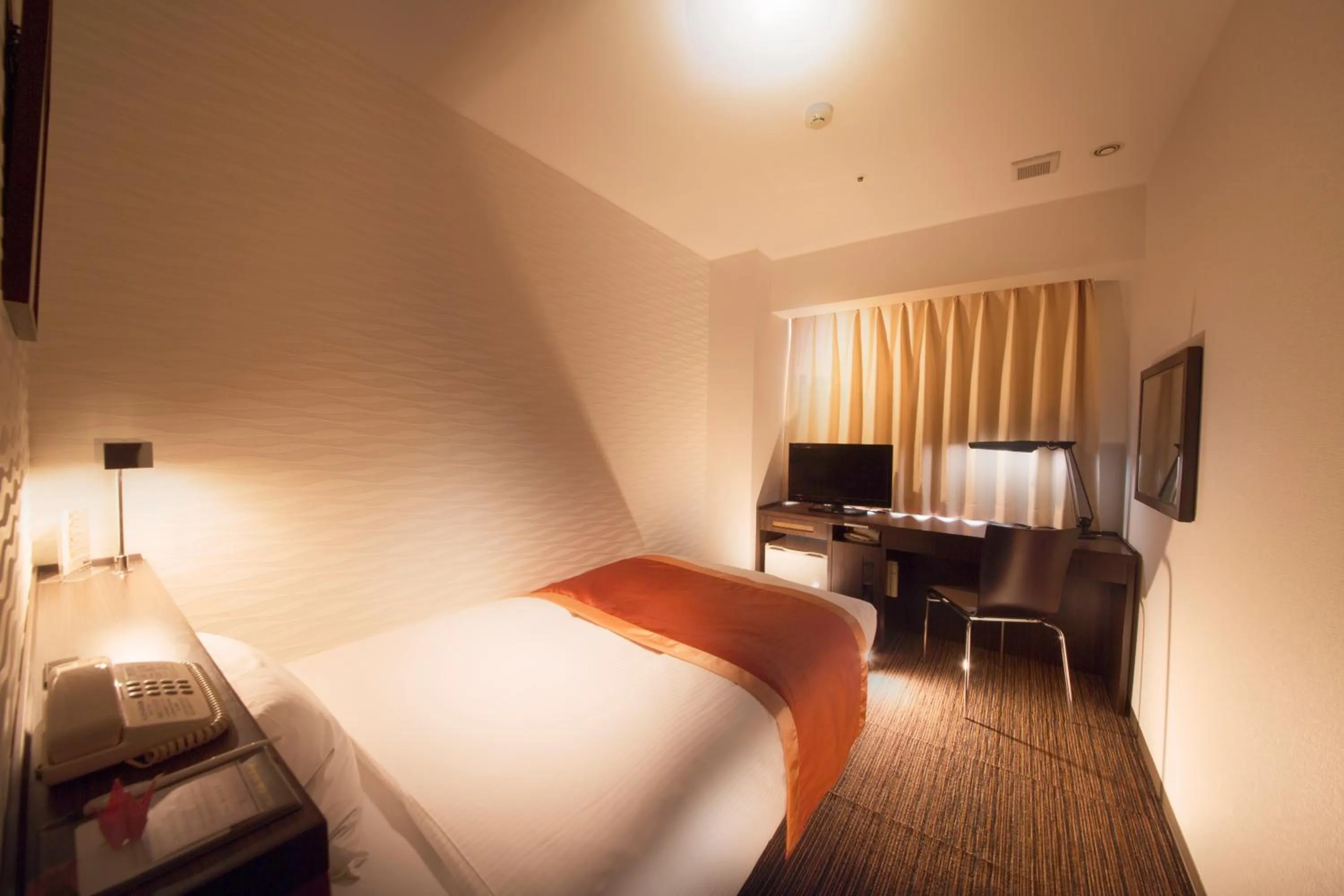 Photo of the whole room, Bed in Hotel Hokke Club Shonan Fujisawa