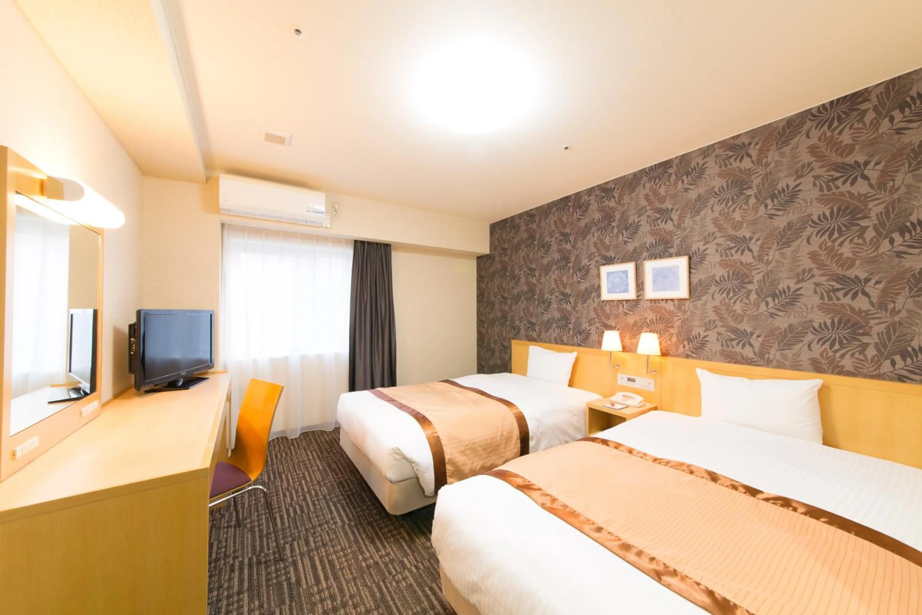 Photo of the whole room, Bed in Hotel Hokke Club Shonan Fujisawa