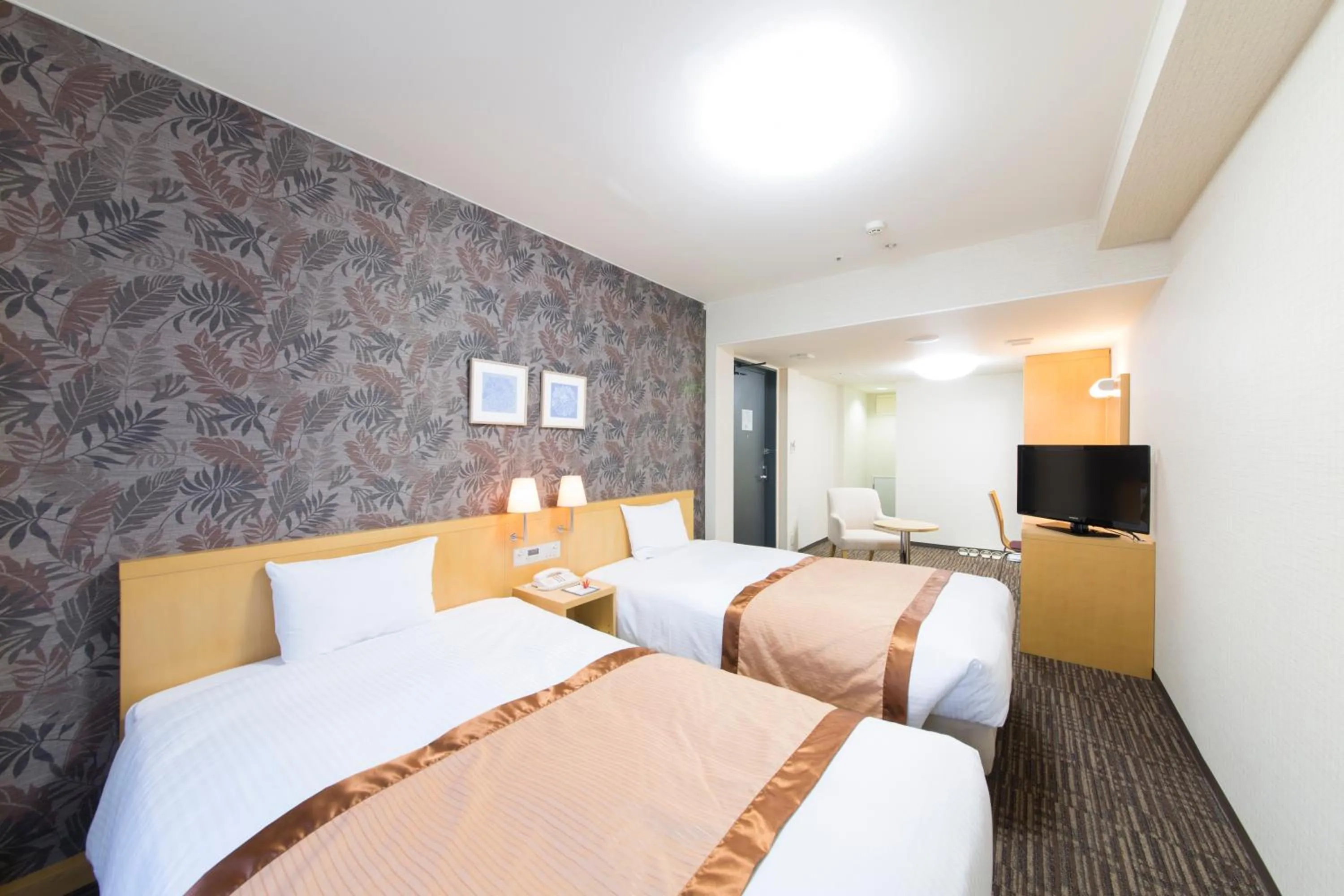 Photo of the whole room, Bed in Hotel Hokke Club Shonan Fujisawa