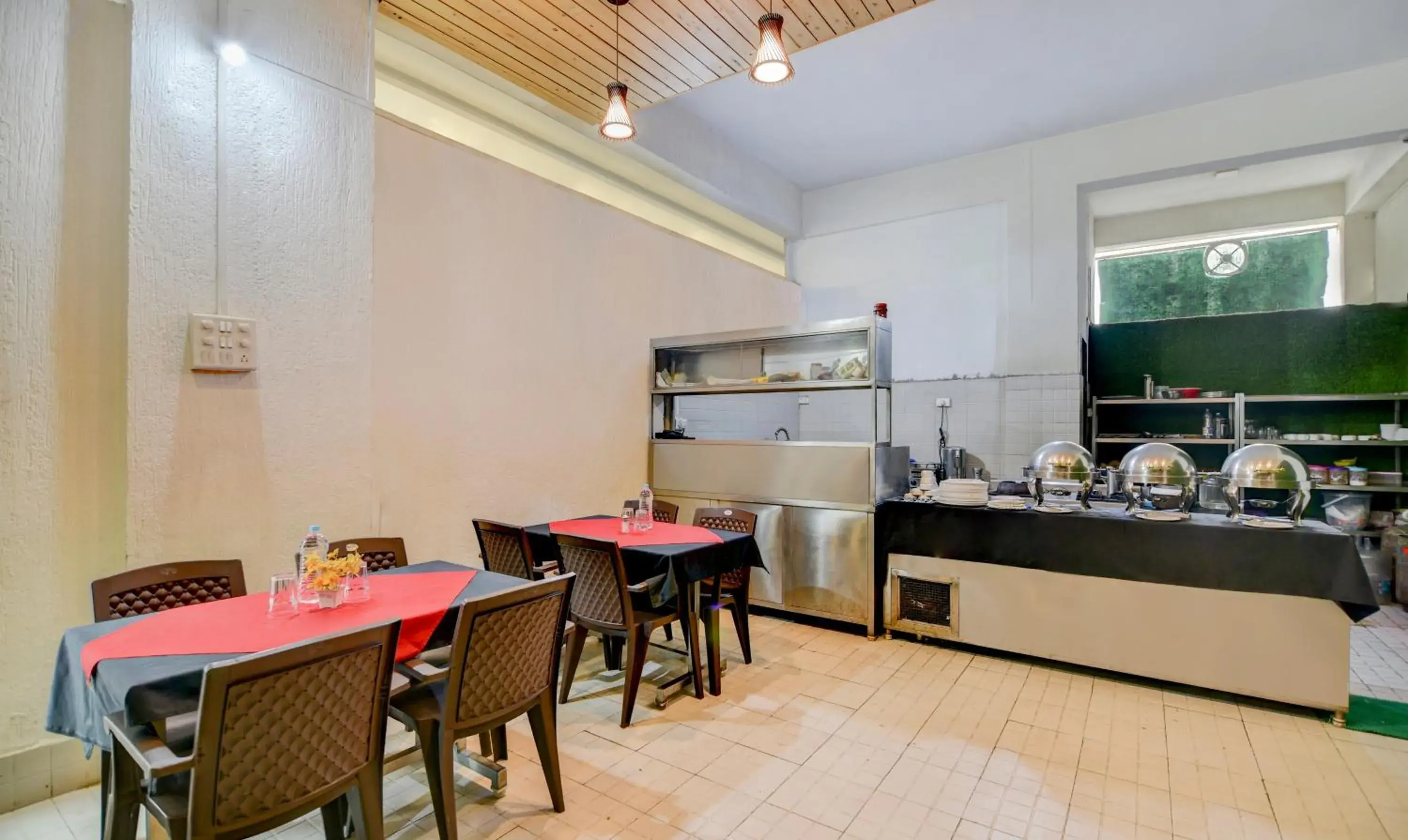 Restaurant/places to eat in Treebo Kuval Inn Restaurant/places to eat in Treebo Kuval Inn