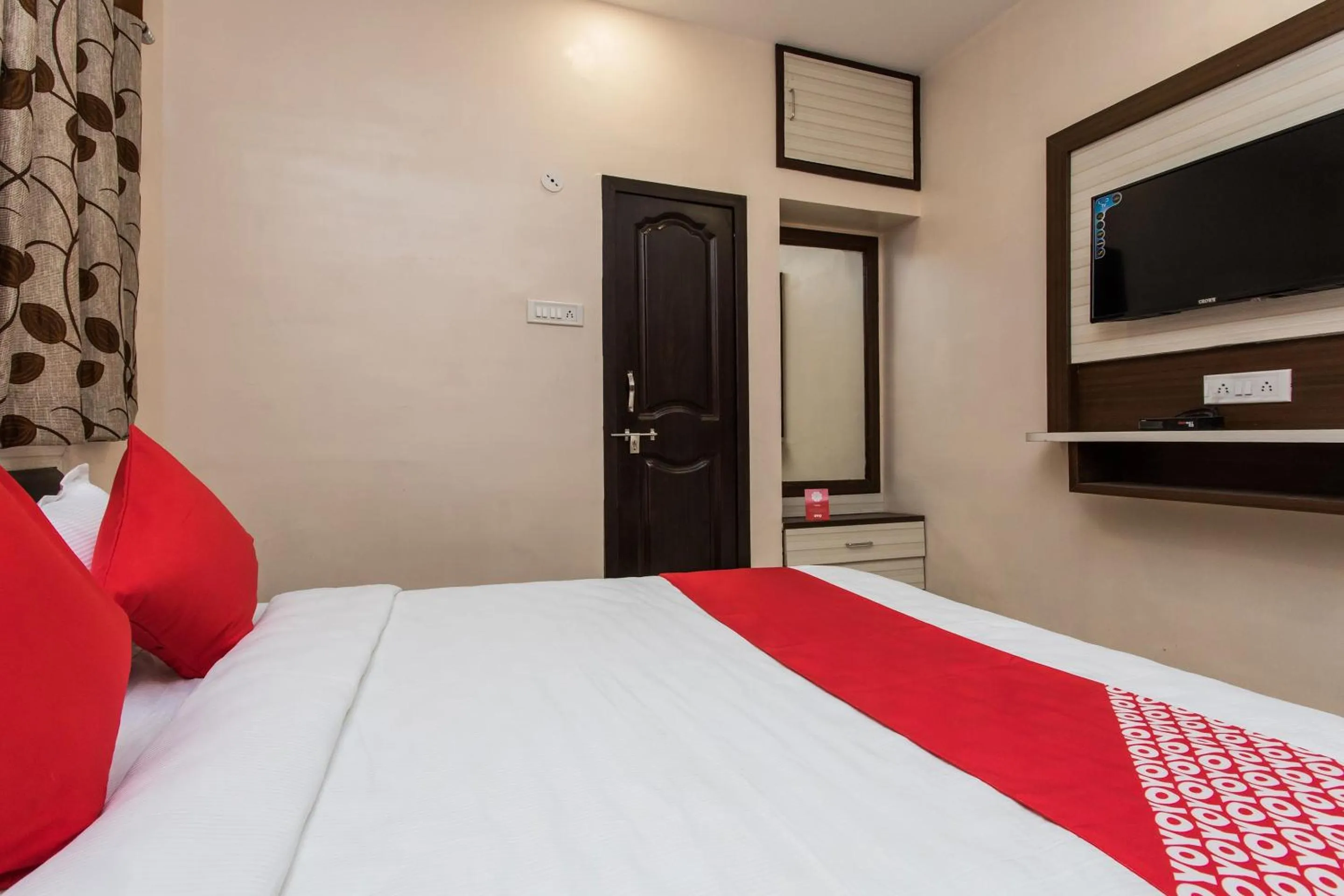 Bedroom in Hotel O Madhur Inn