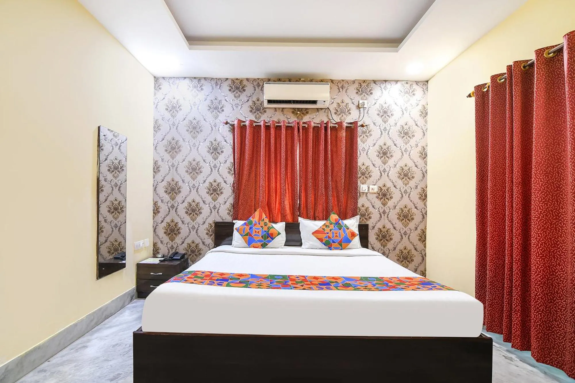 Bed in FabHotel Saltlake Palace - Nr Anandlok Hospital