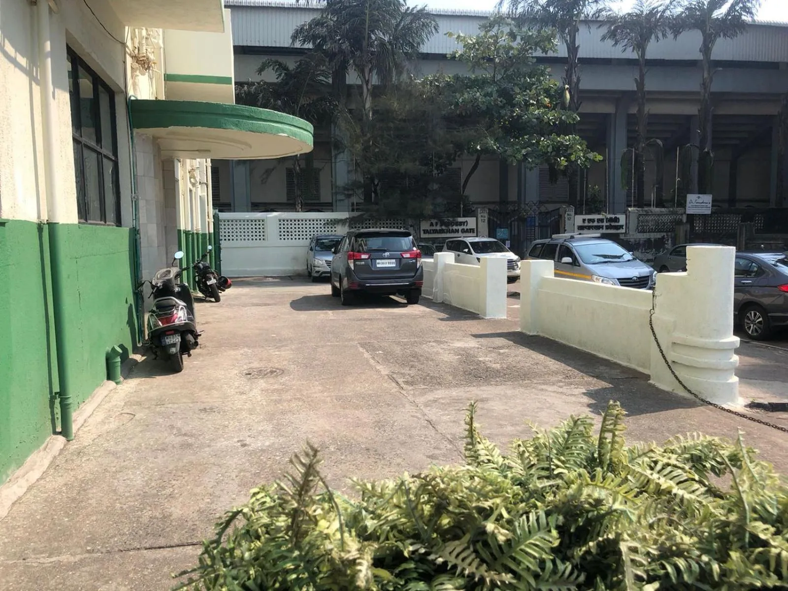 Parking in Sea Green South Hotel