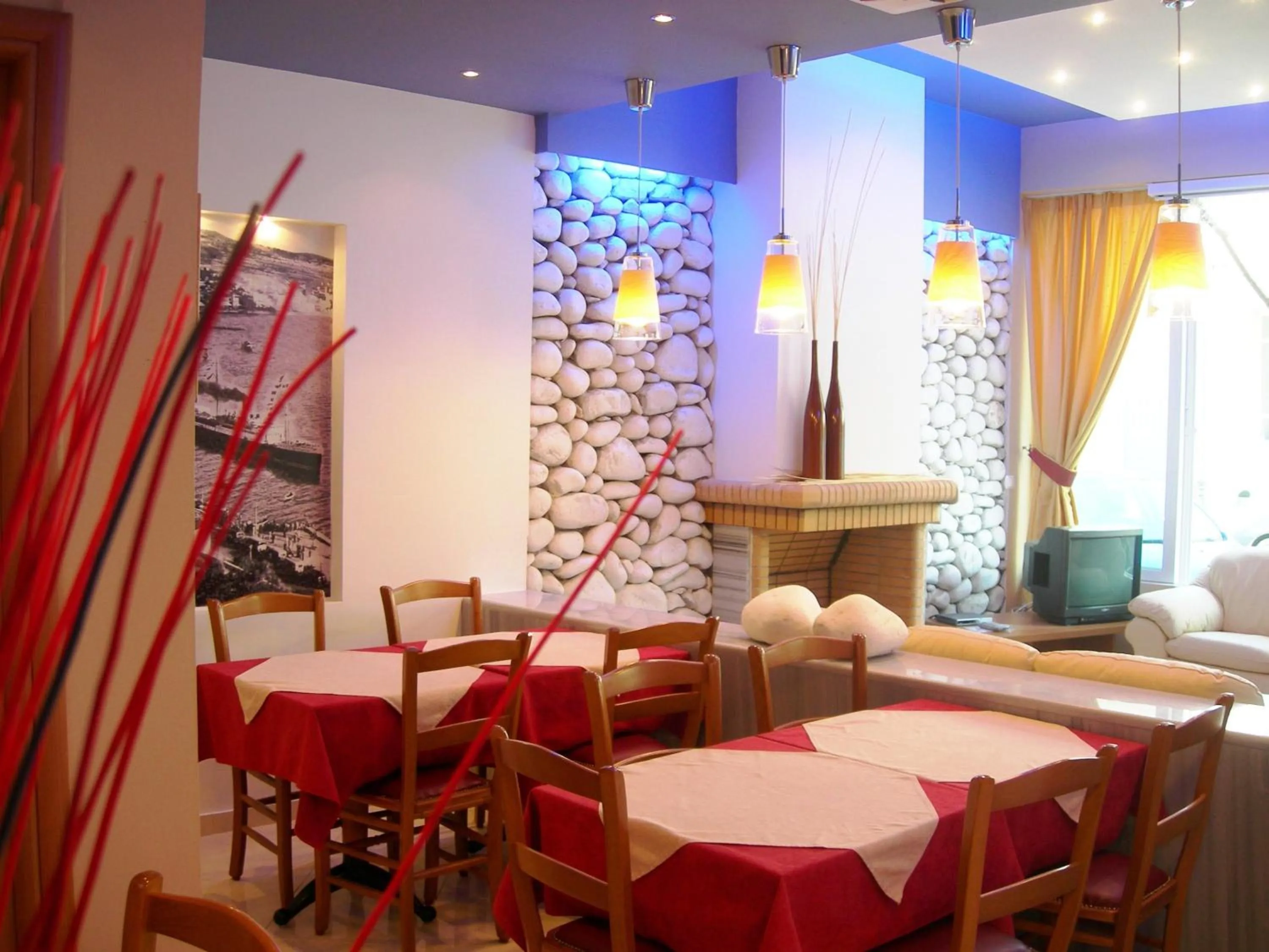 Restaurant/places to eat in Hotel Segas