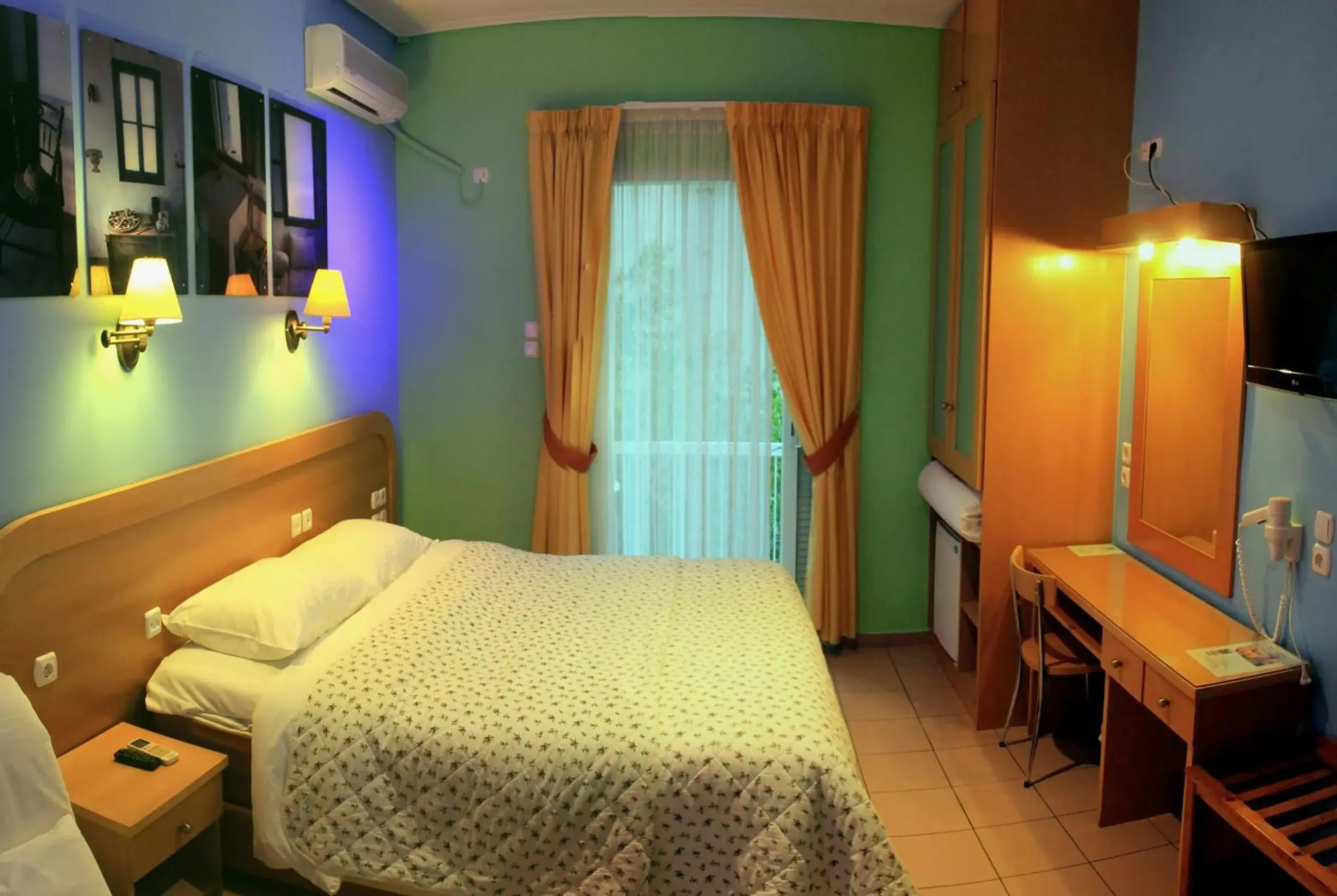 Photo of the whole room, Bed in Hotel Segas Photo of the whole room, Bed in Hotel Segas