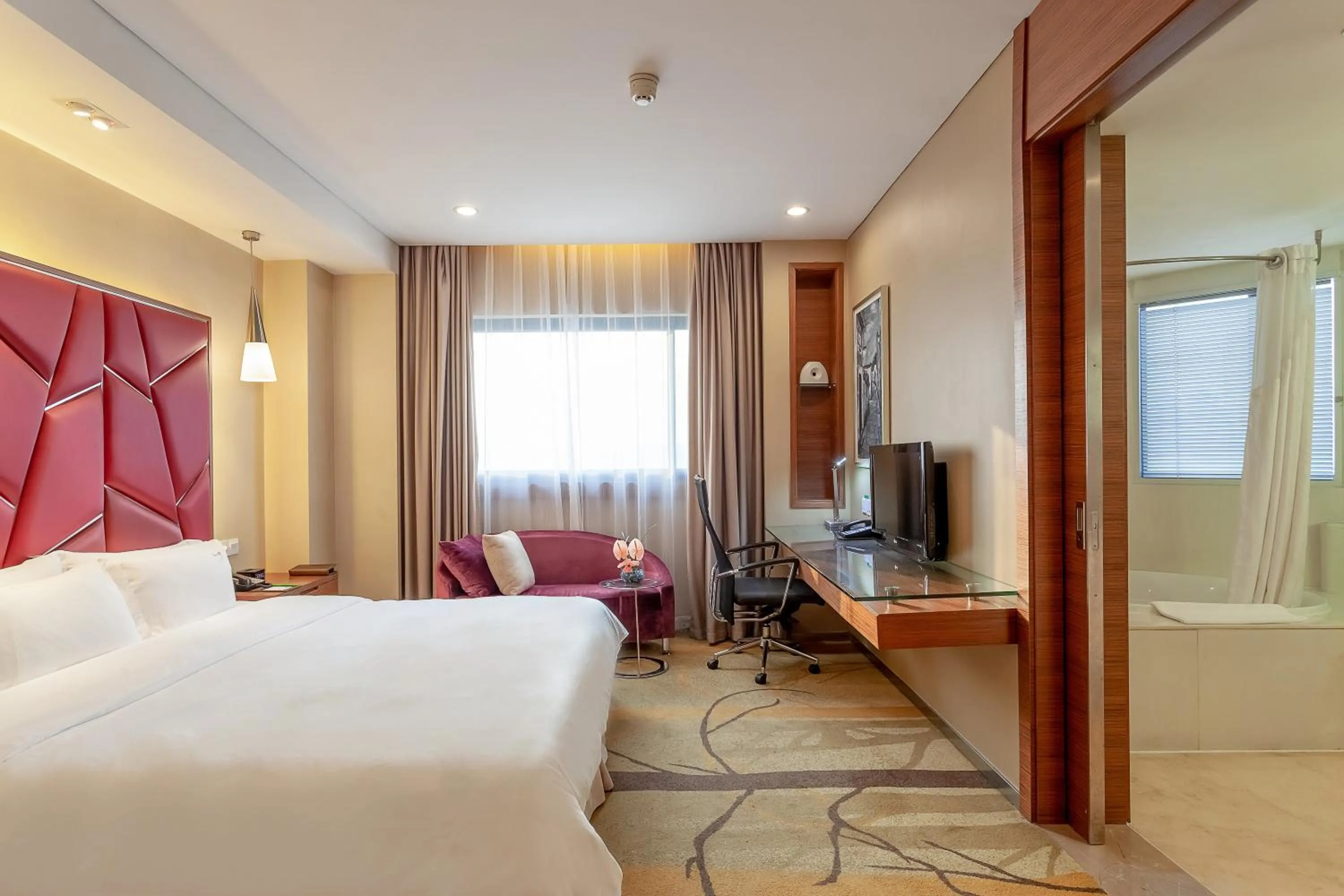 Photo of the whole room in Holiday Inn Hefei by IHG