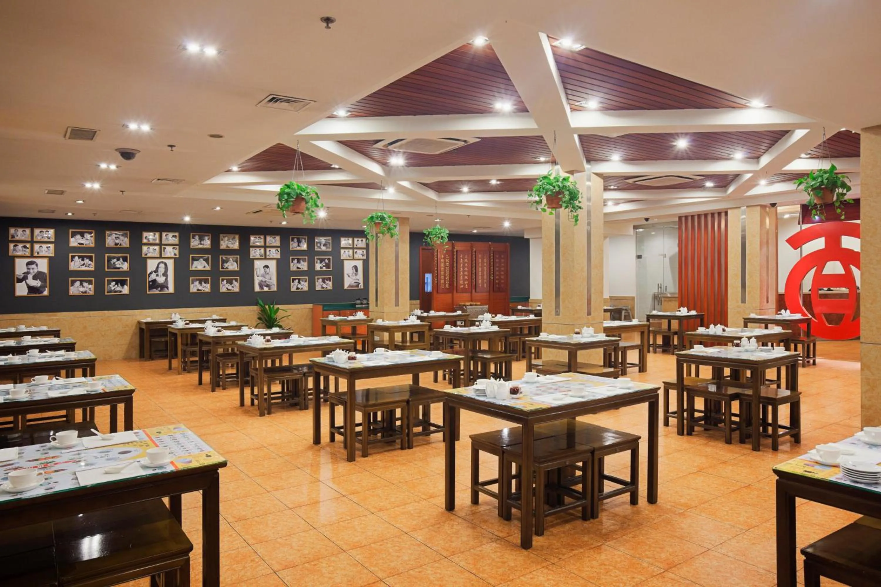 Restaurant/places to eat in Holiday Inn Hefei by IHG