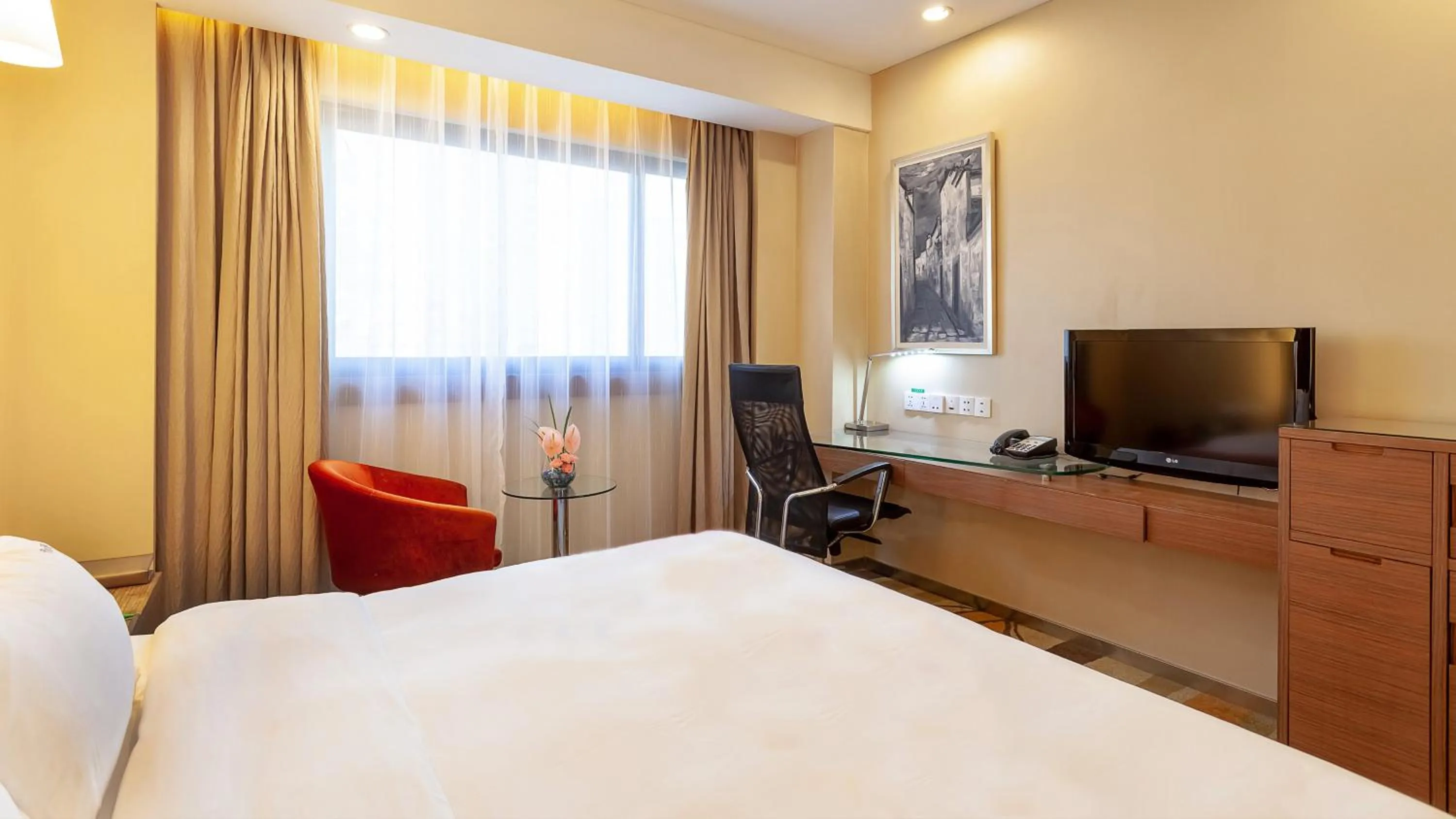 Photo of the whole room in Holiday Inn Hefei by IHG