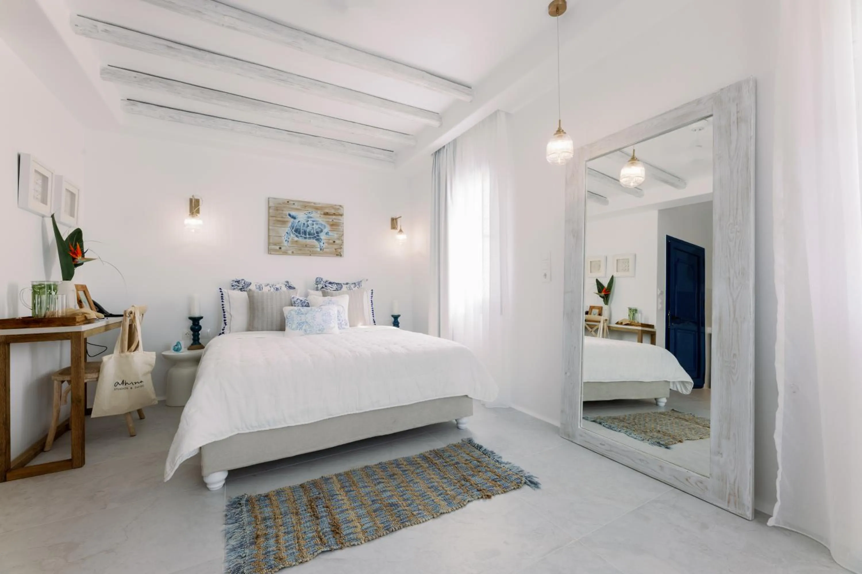 Bed in Athina Studios and Suites Plaka
