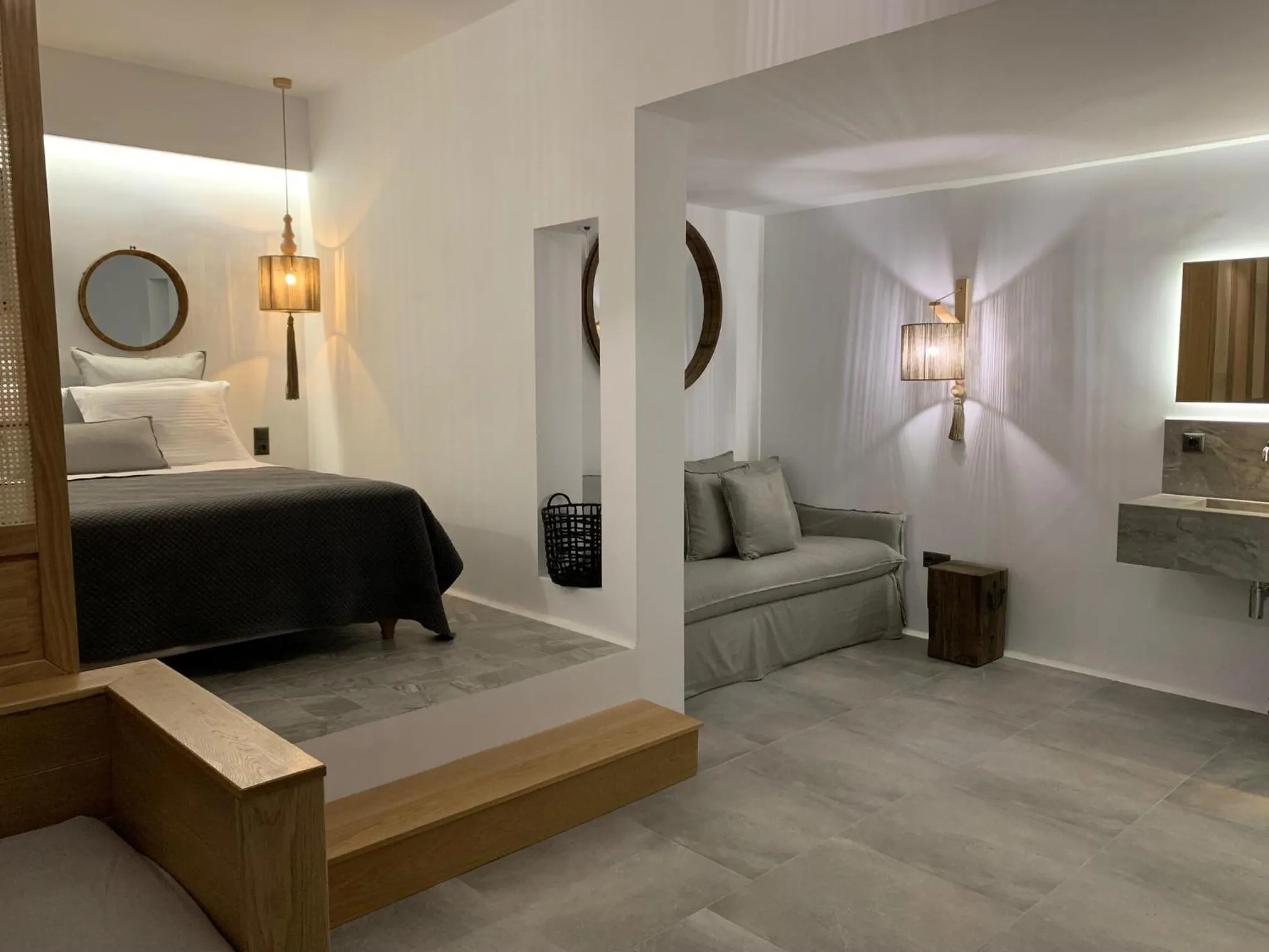Photo of the whole room, Bed in Athina Studios and Suites Plaka