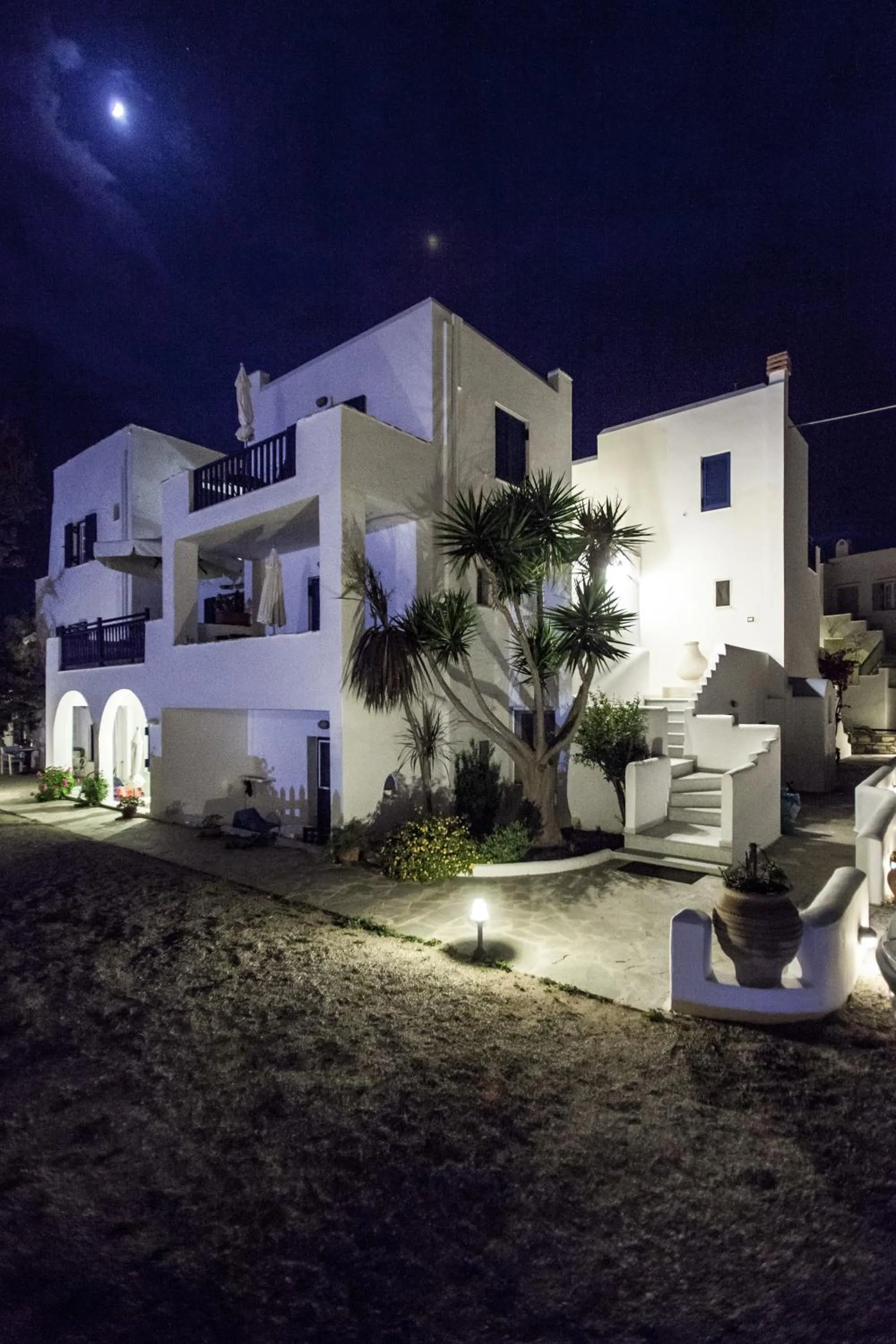 Night in Athina Studios and Suites Plaka