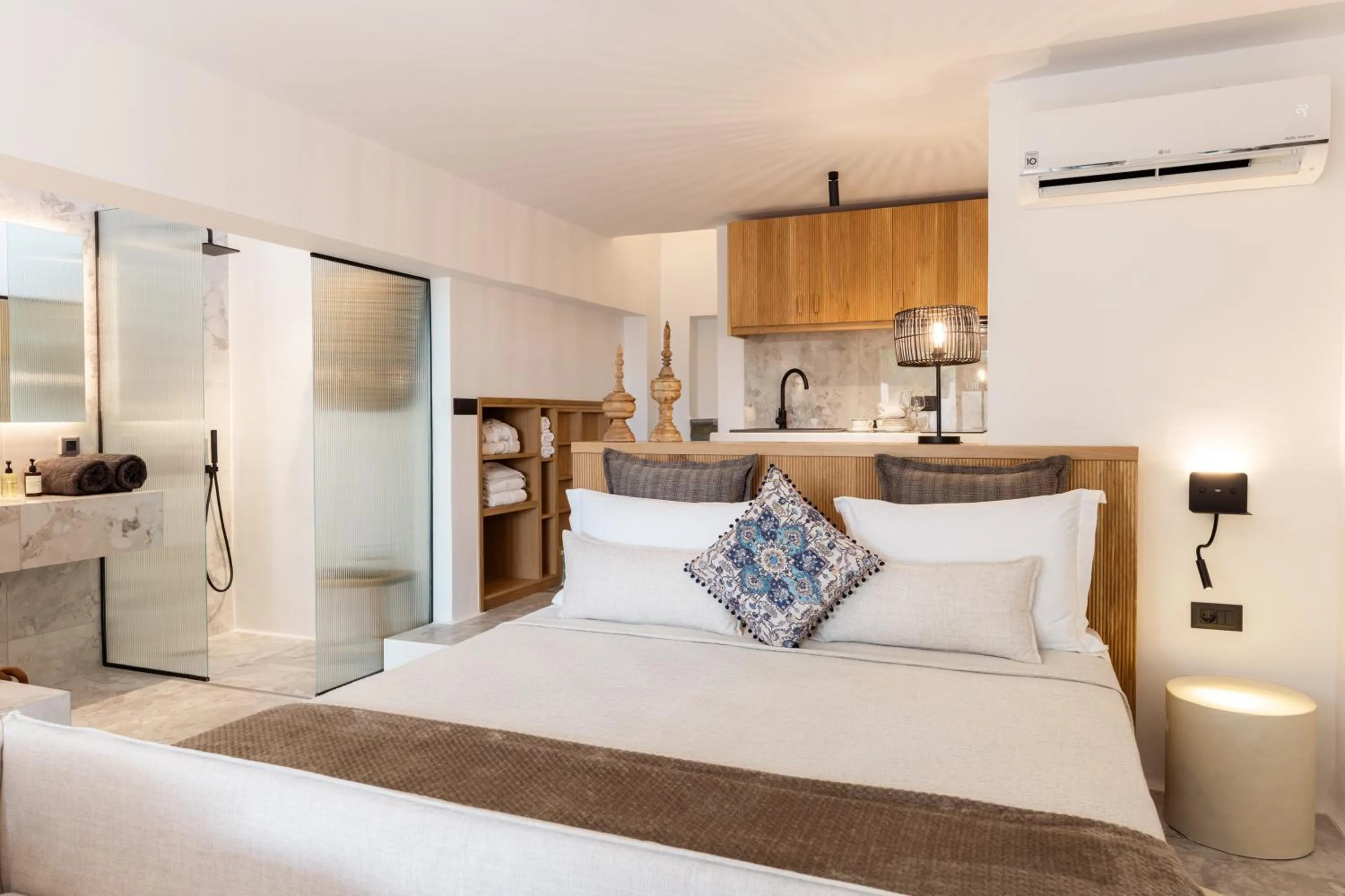 Bedroom, Bed in Athina Studios and Suites Plaka