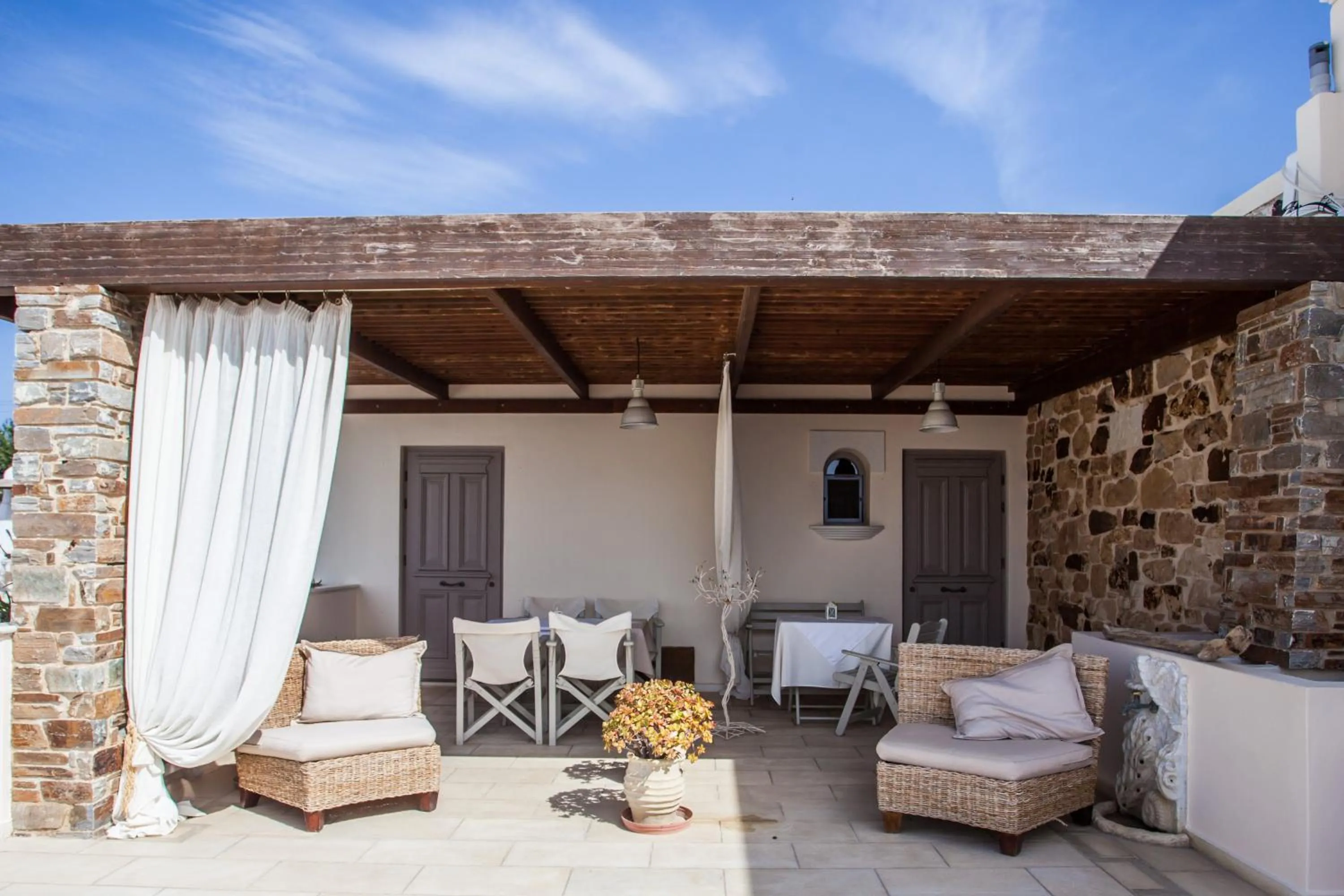 Patio in Athina Studios and Suites Plaka