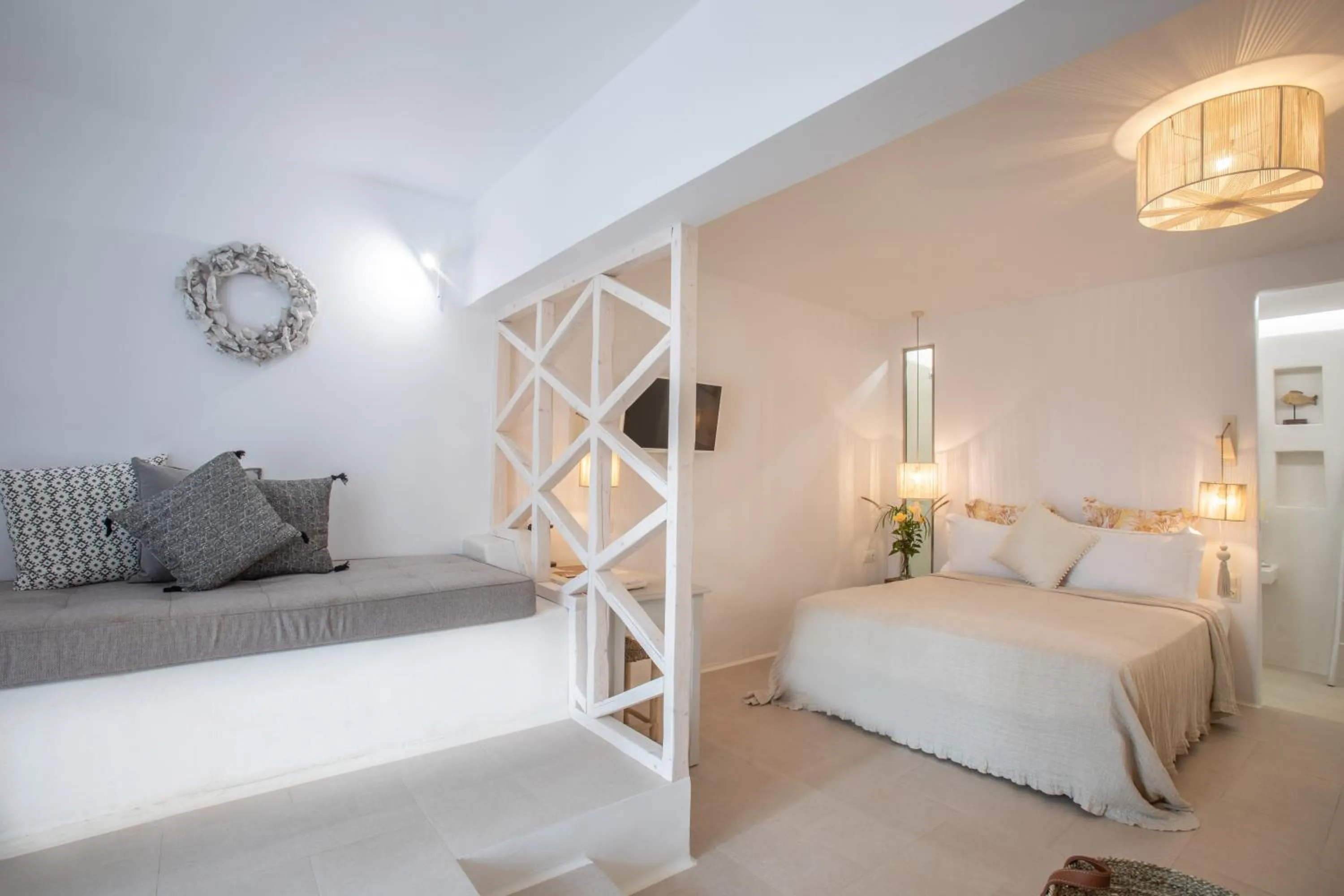 Photo of the whole room, Bed in Athina Studios and Suites Plaka