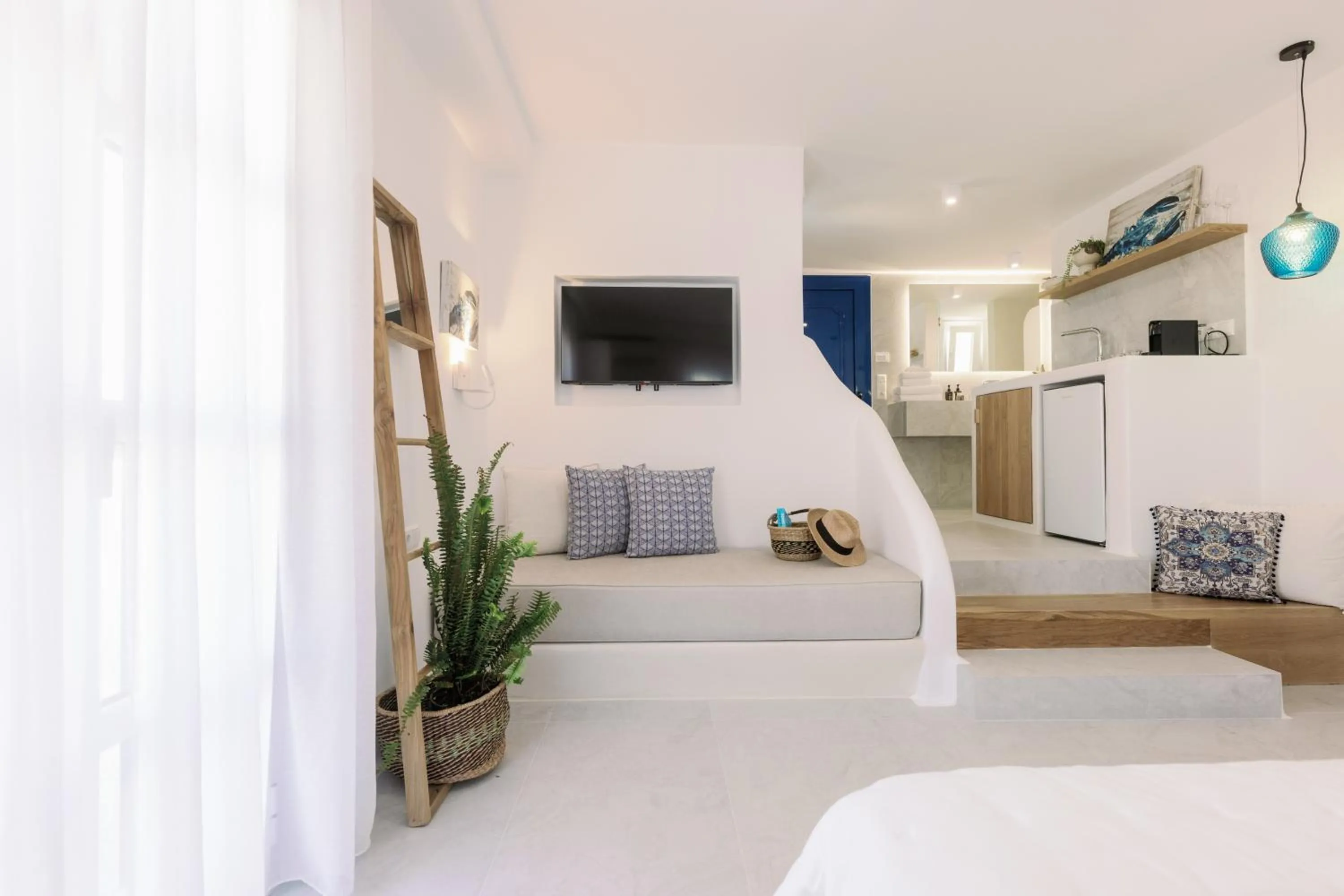 Bed in Athina Studios and Suites Plaka