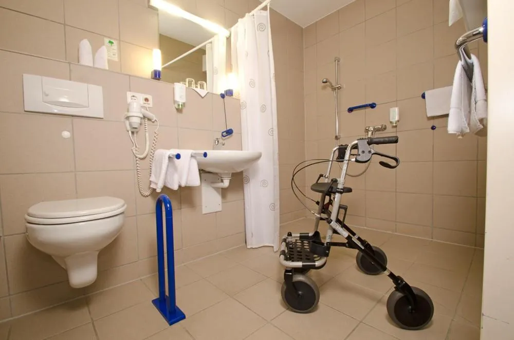 Bathroom in BioHotel Kassel Wilhelmshöher Tor