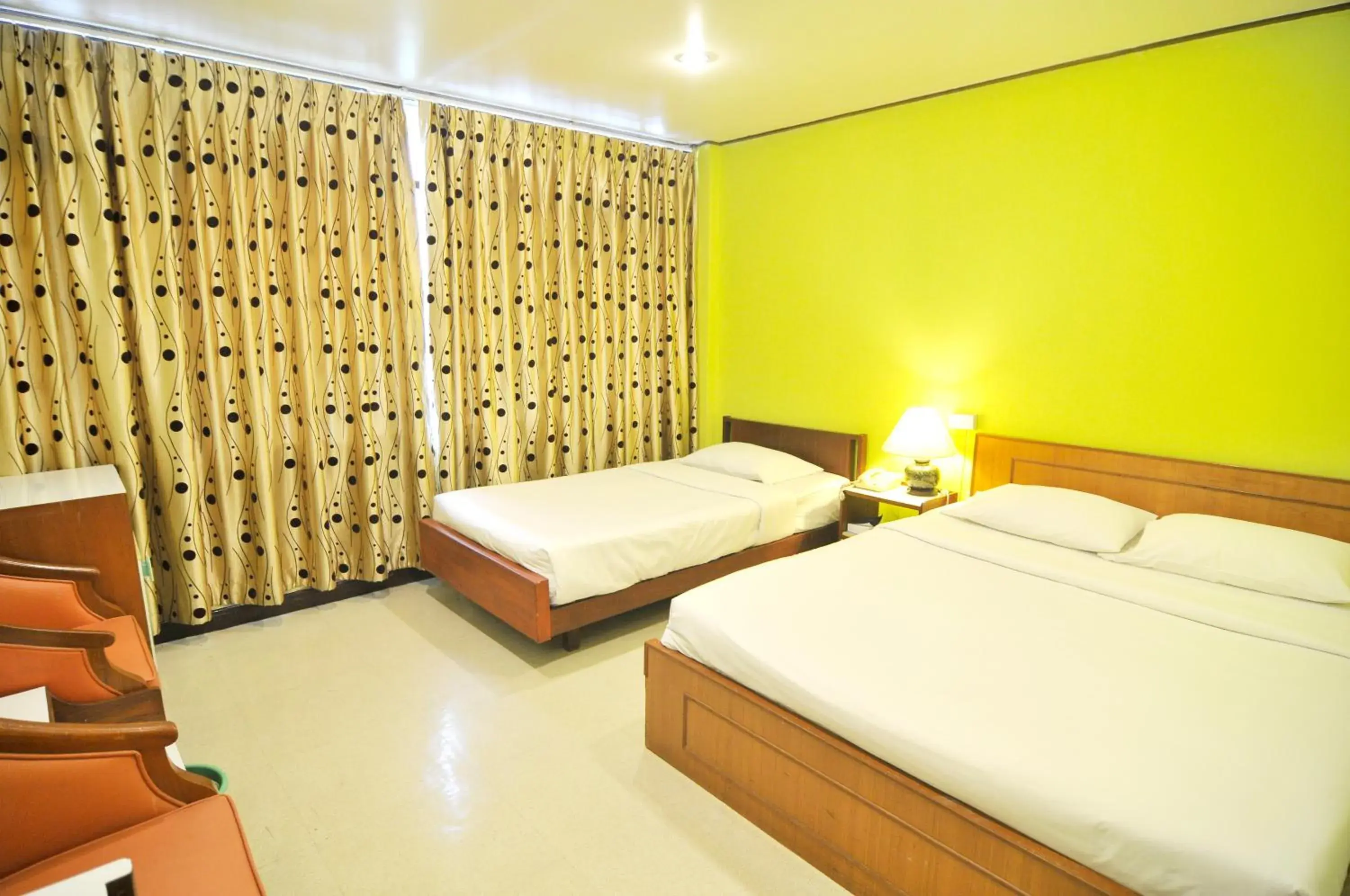 Property building, Bed in Malaysia Hotel Bangkok Property building, Bed in Malaysia Hotel Bangkok